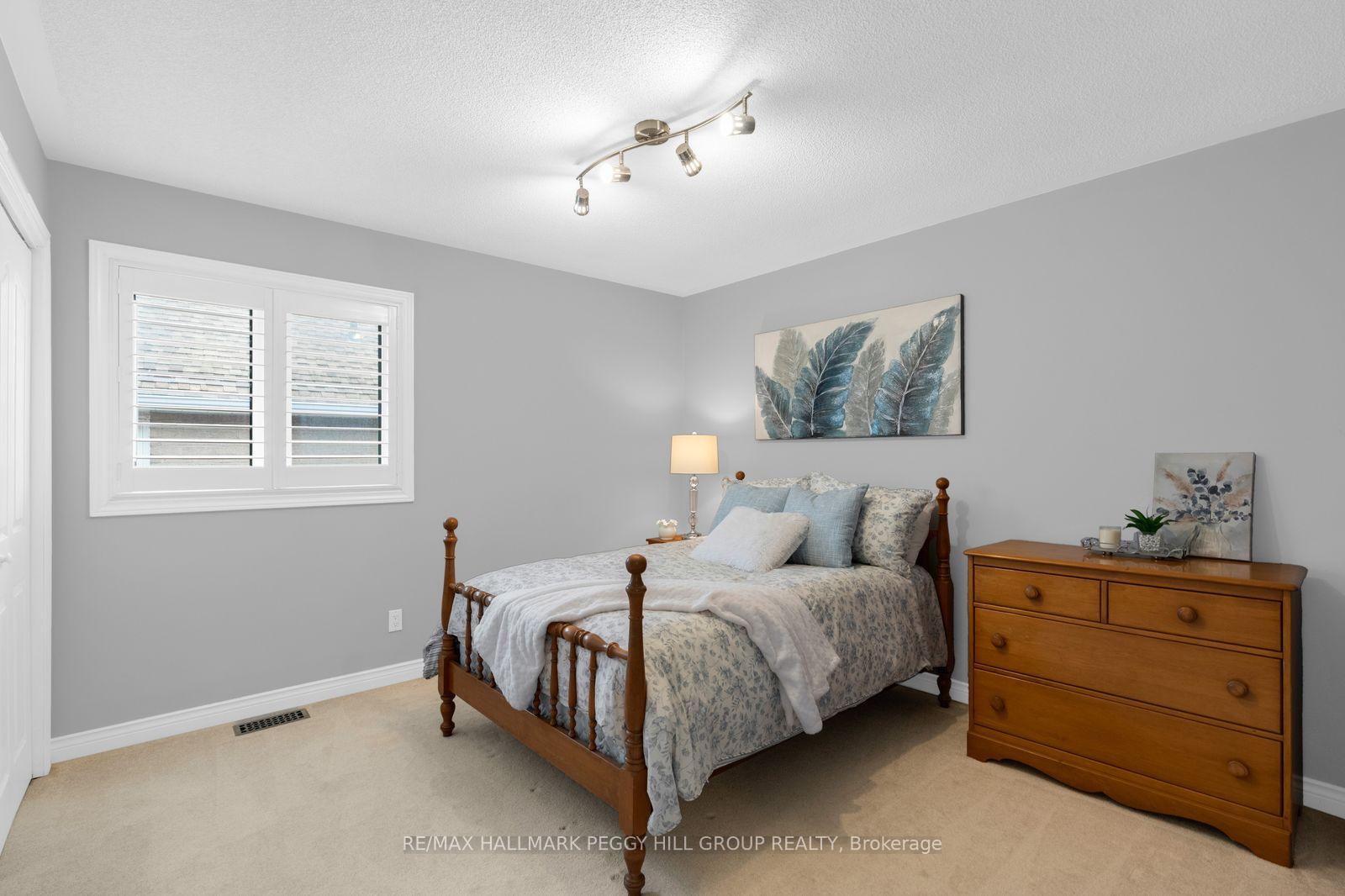 Photo 15 of 87 Cityview Circle, Barrie, Holly — HOMEH