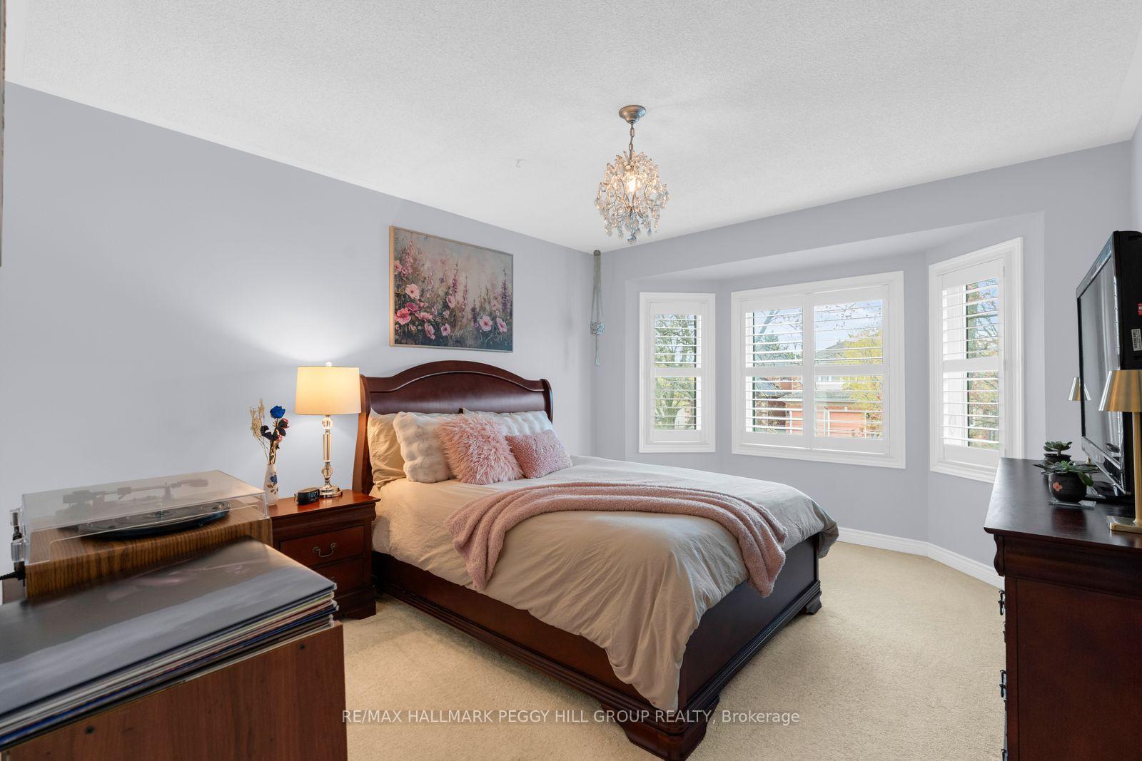 Photo 17 of 87 Cityview Circle, Barrie, Holly — HOMEH