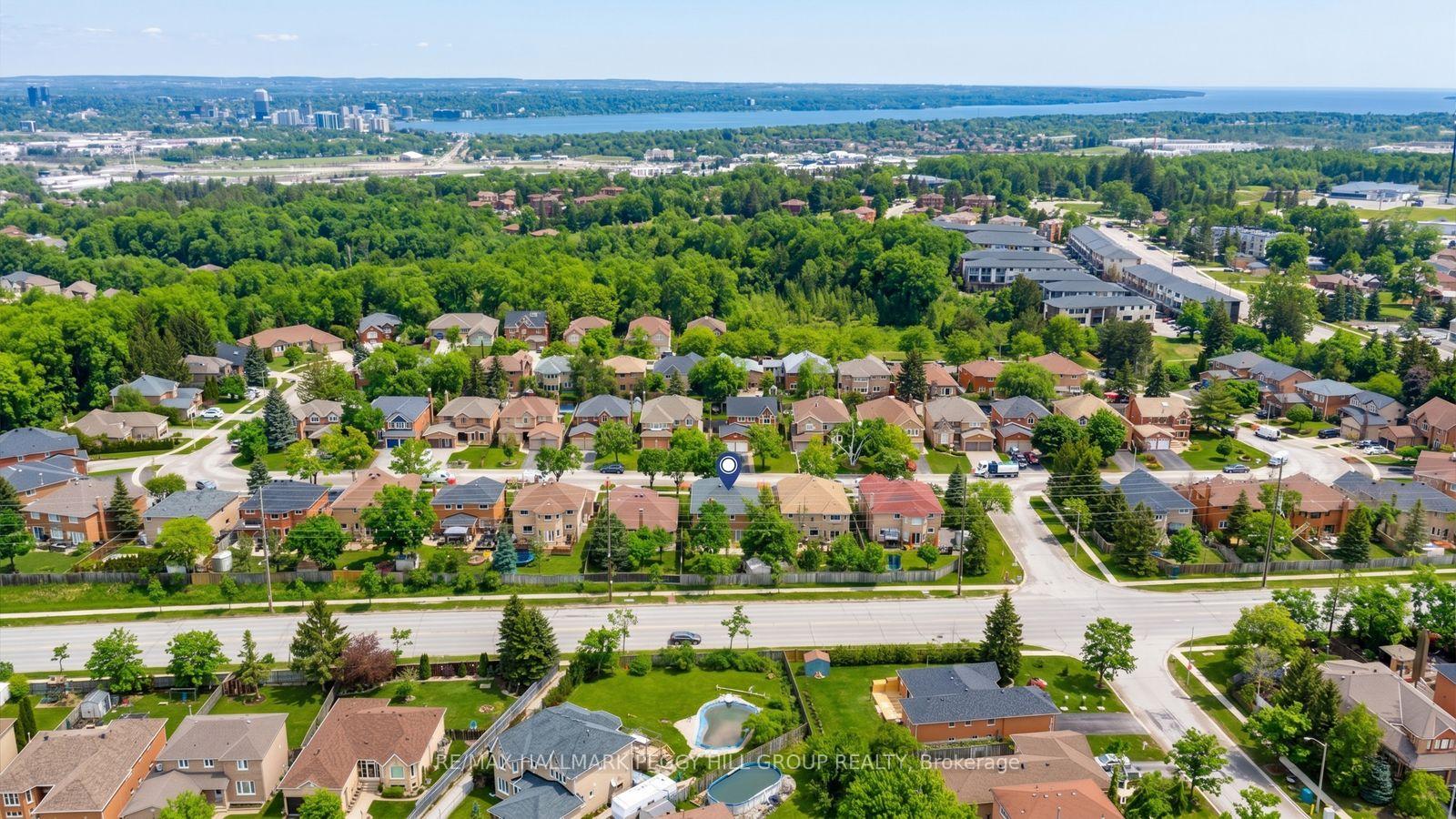 Photo 28 of 87 Cityview Circle, Barrie, Holly — HOMEH