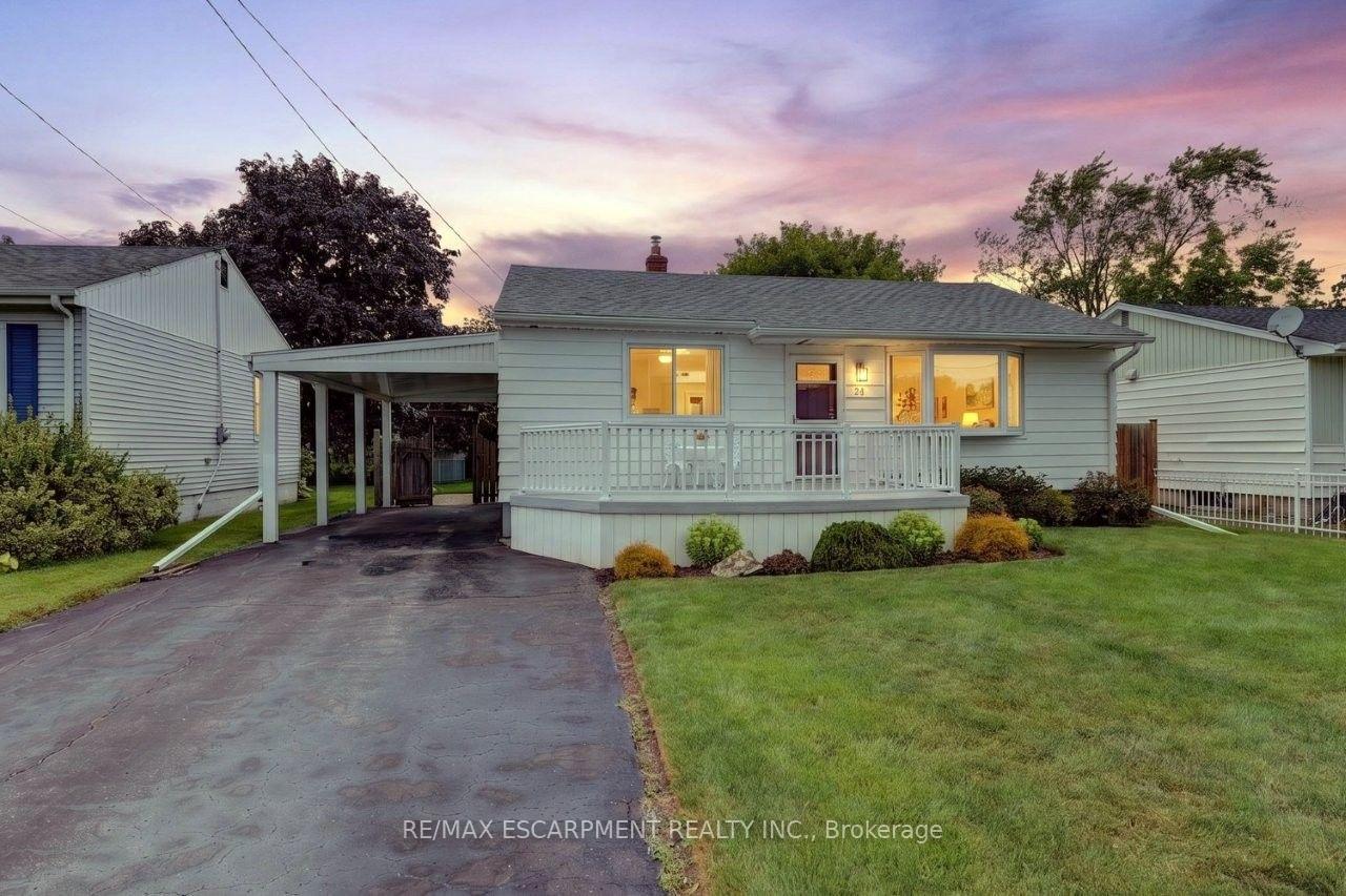 Photo 2 of 23 Lakeview Avenue, Grimsby, Grimsby Beach — HOMEH