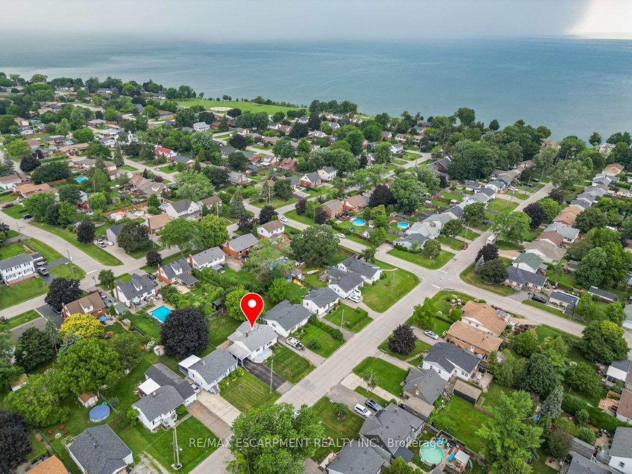 Photo 4 of 23 Lakeview Avenue, Grimsby, Grimsby Beach — HOMEH