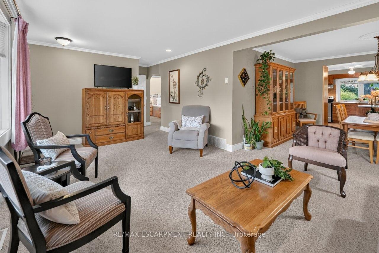 Photo 12 of 23 Lakeview Avenue, Grimsby, Grimsby Beach — HOMEH