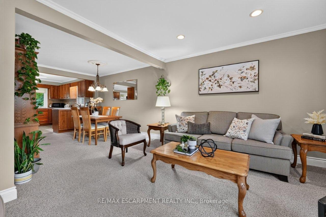 Photo 13 of 23 Lakeview Avenue, Grimsby, Grimsby Beach — HOMEH