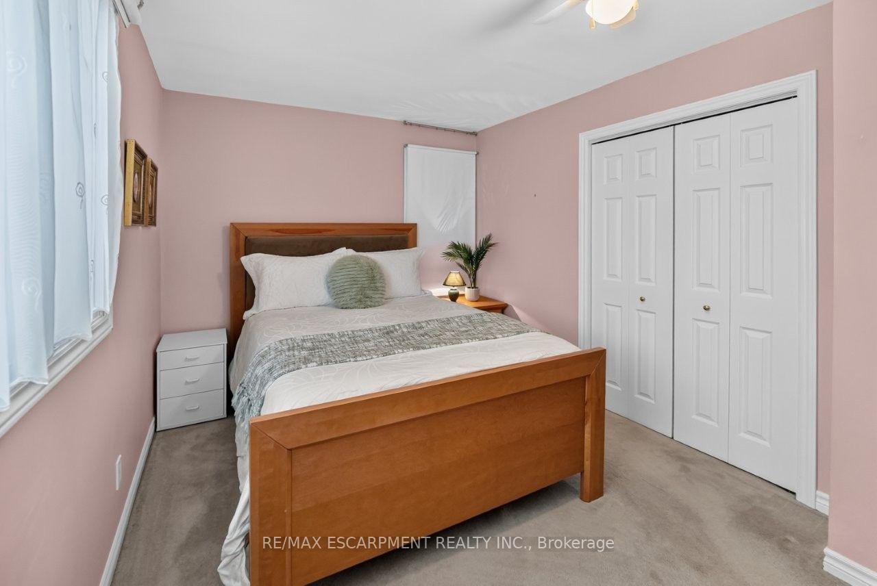 Photo 16 of 23 Lakeview Avenue, Grimsby, Grimsby Beach — HOMEH