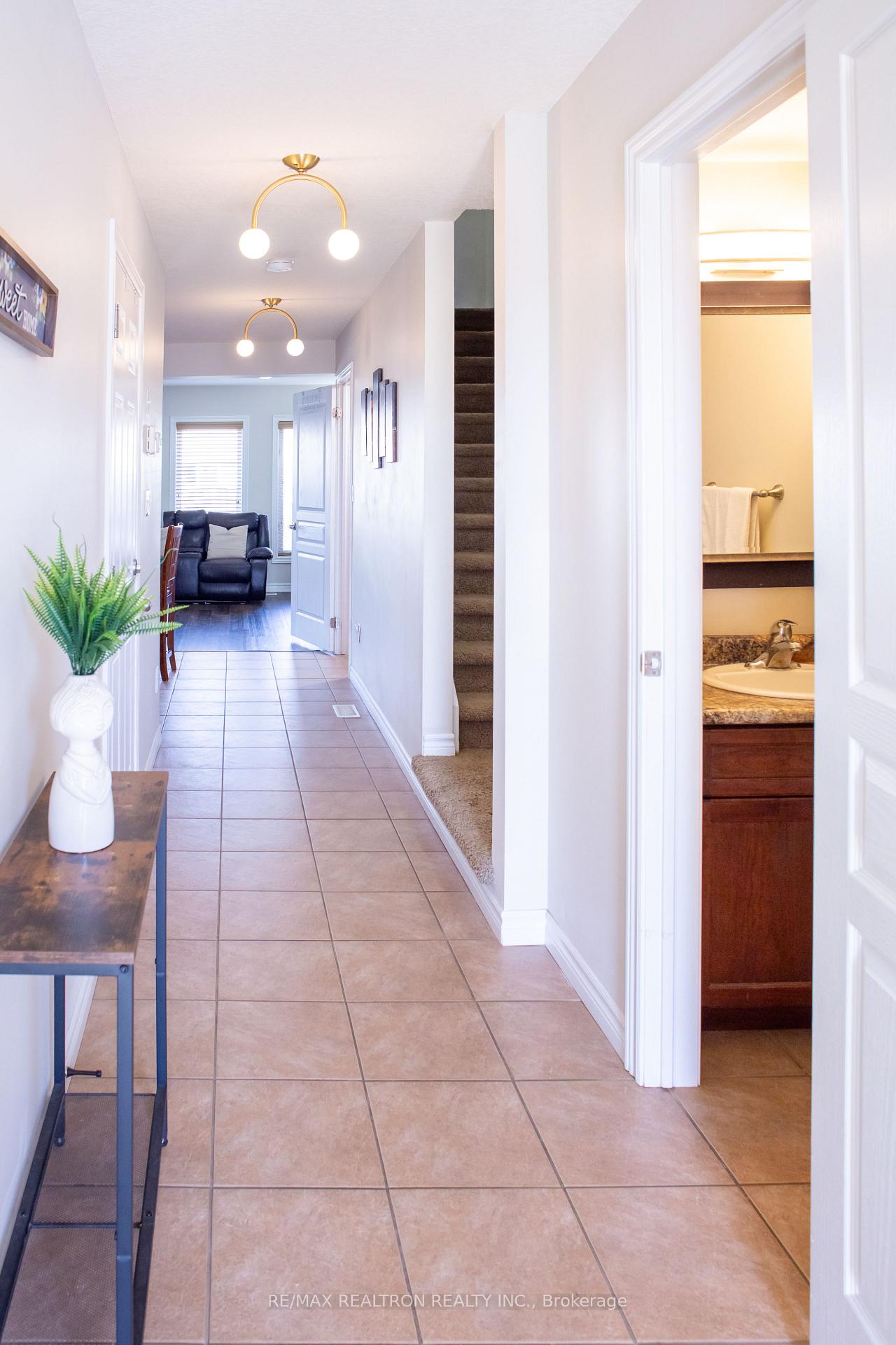 Photo 7 of 130 Simmonds Drive, Guelph, Victoria North — HOMEH