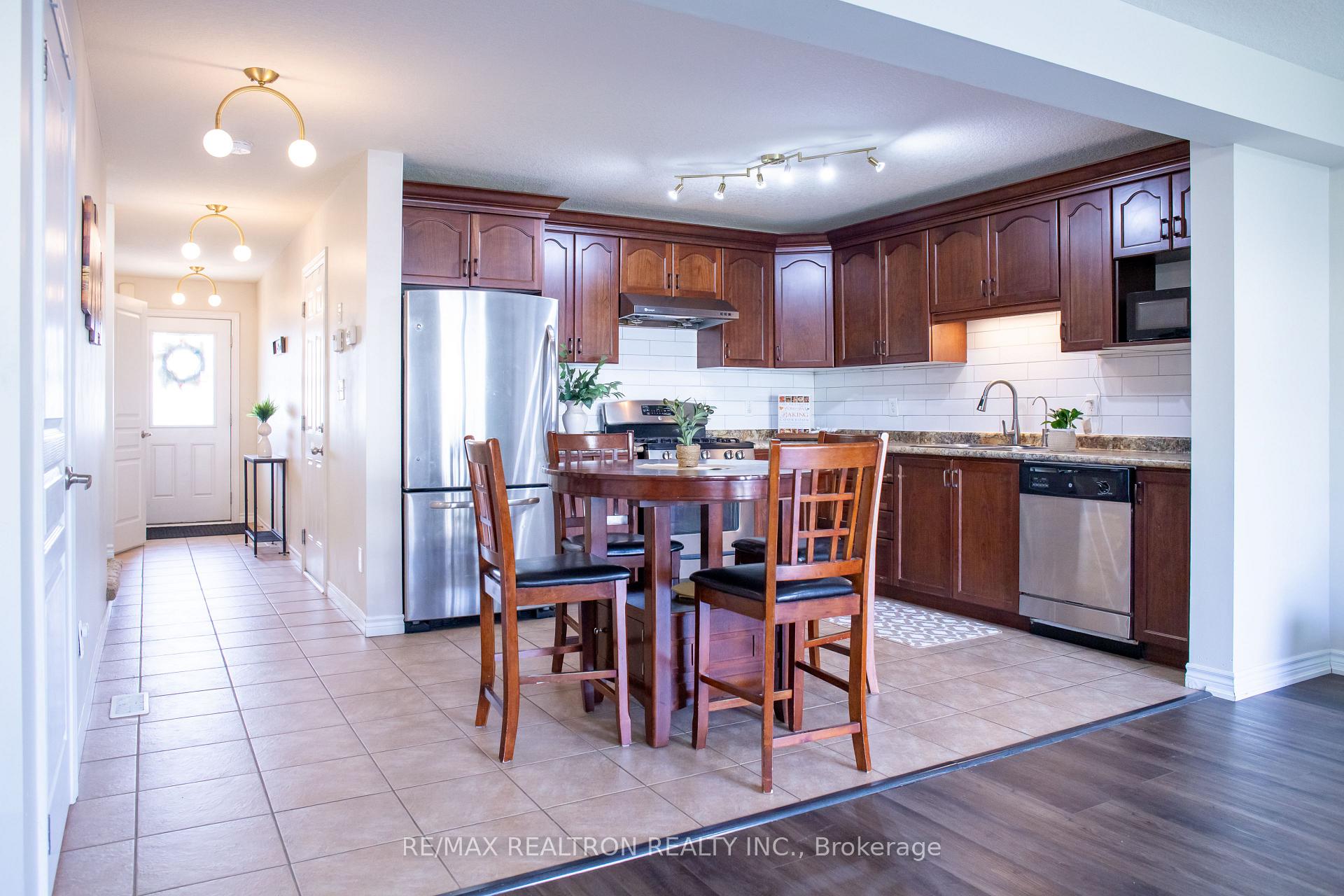 Photo 9 of 130 Simmonds Drive, Guelph, Victoria North — HOMEH
