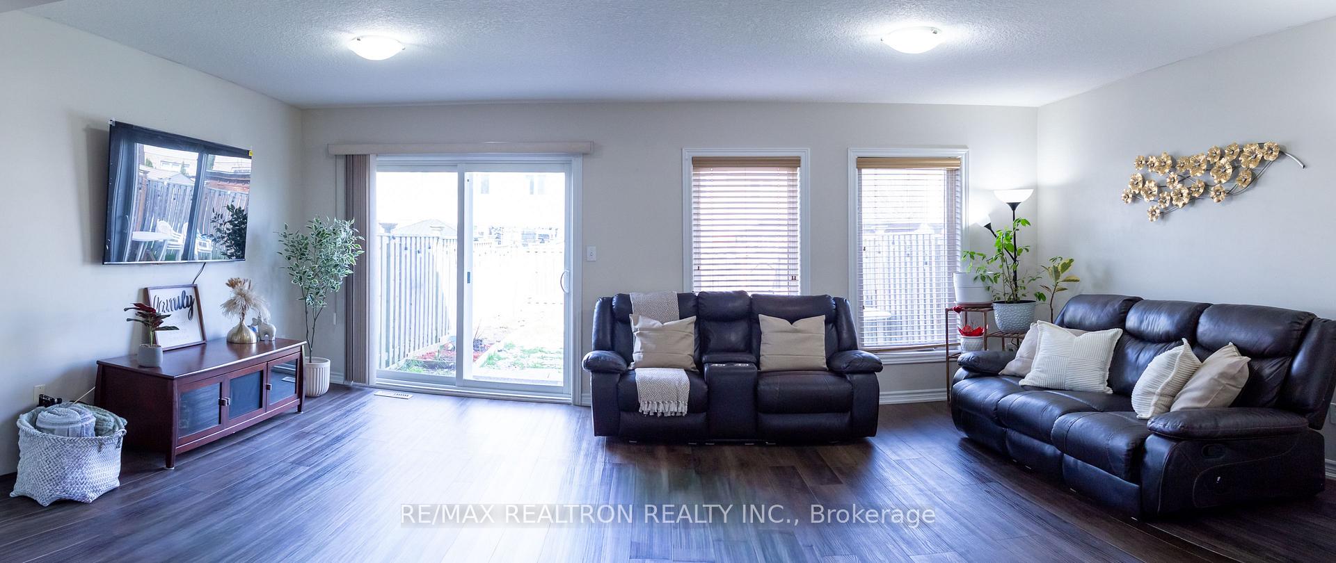 Photo 13 of 130 Simmonds Drive, Guelph, Victoria North — HOMEH