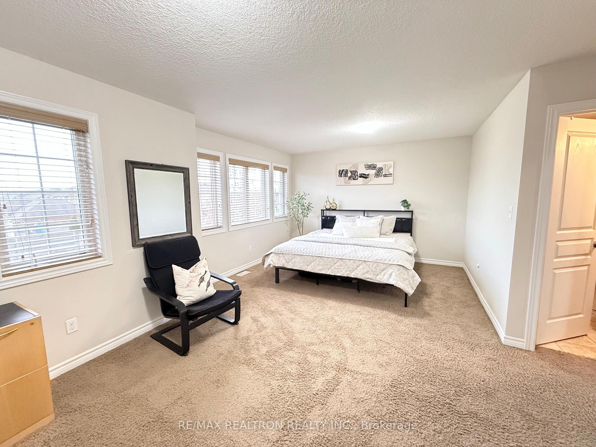 Photo 19 of 130 Simmonds Drive, Guelph, Victoria North — HOMEH