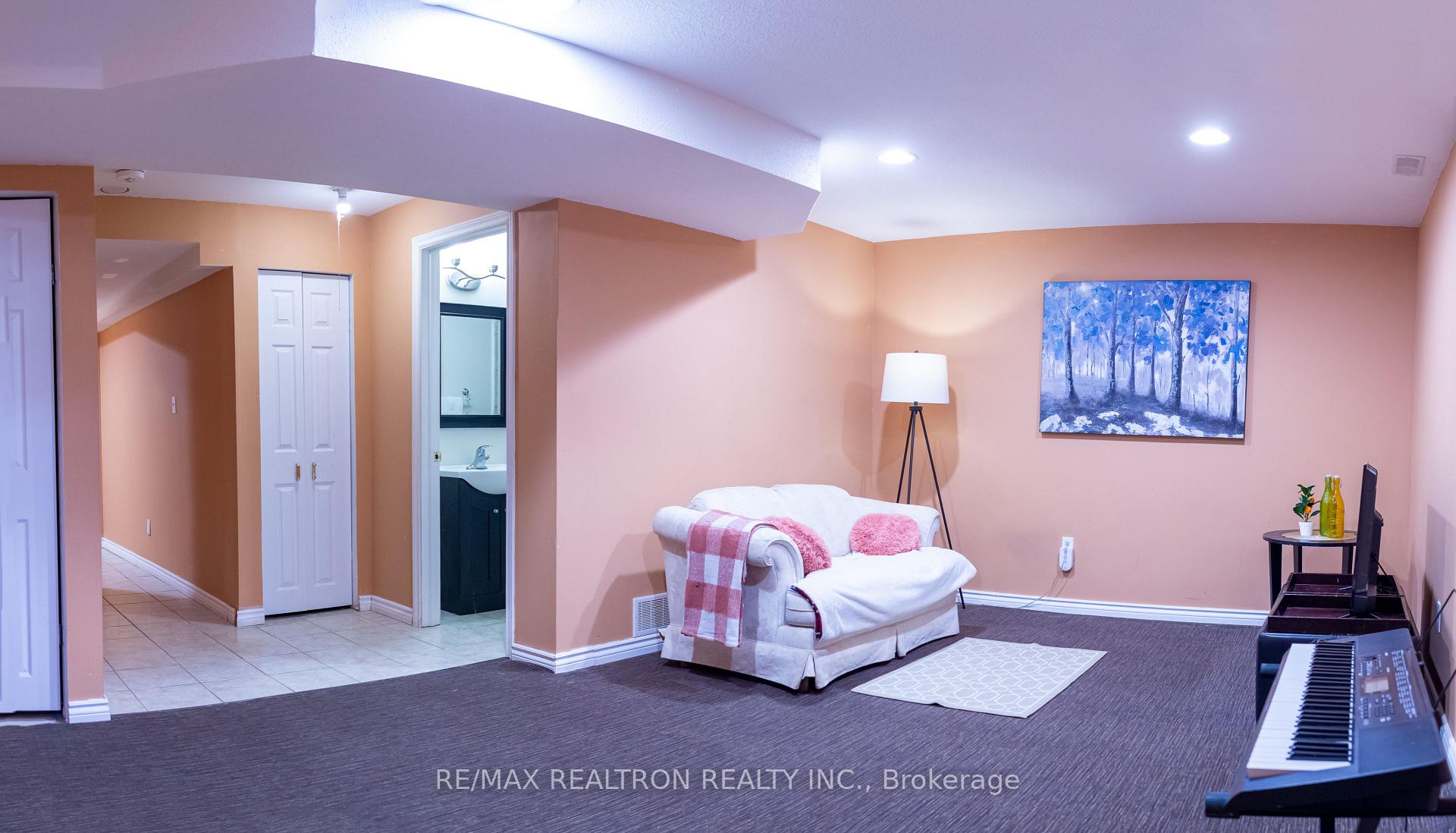 Photo 29 of 130 Simmonds Drive, Guelph, Victoria North — HOMEH