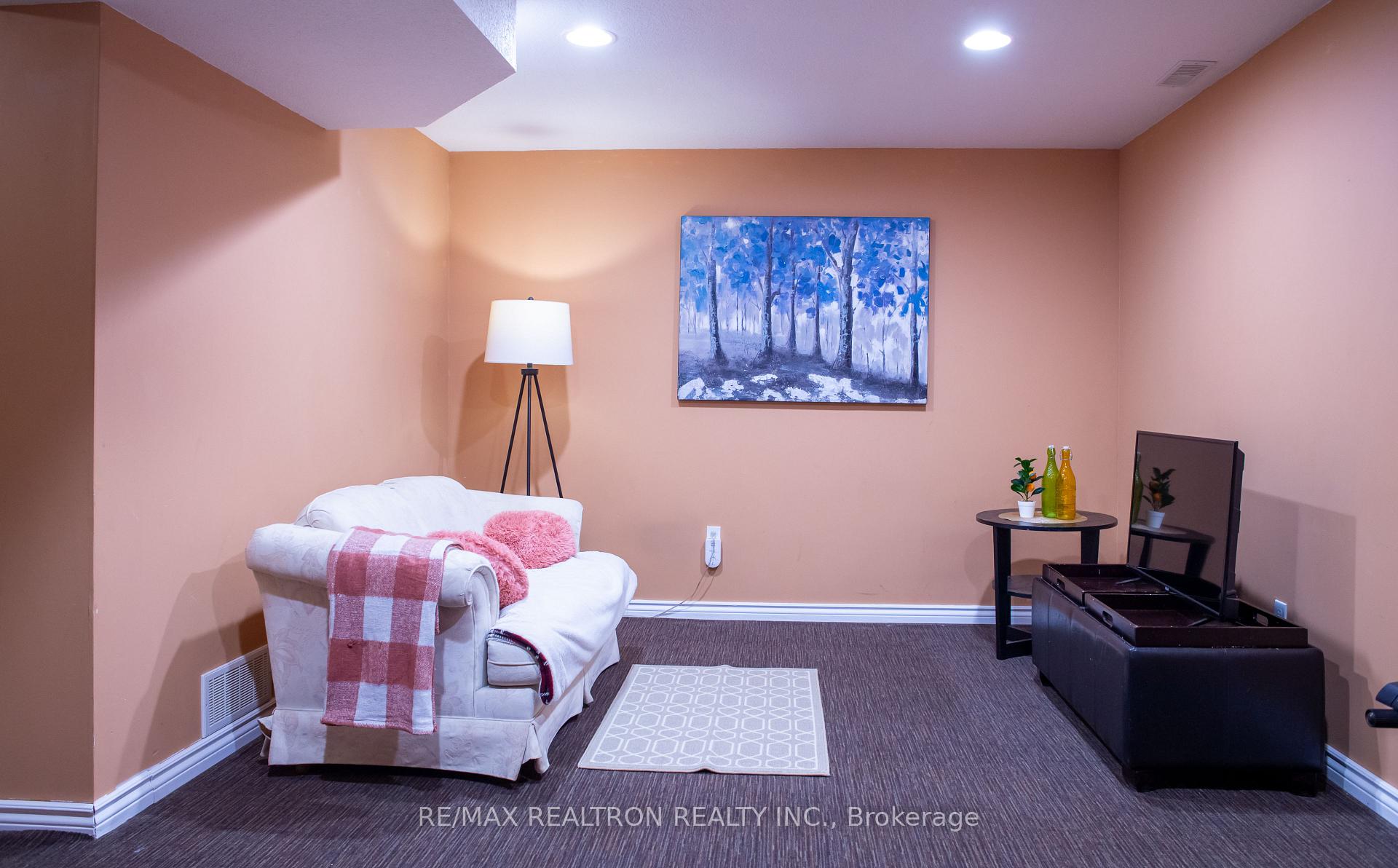 Photo 30 of 130 Simmonds Drive, Guelph, Victoria North — HOMEH