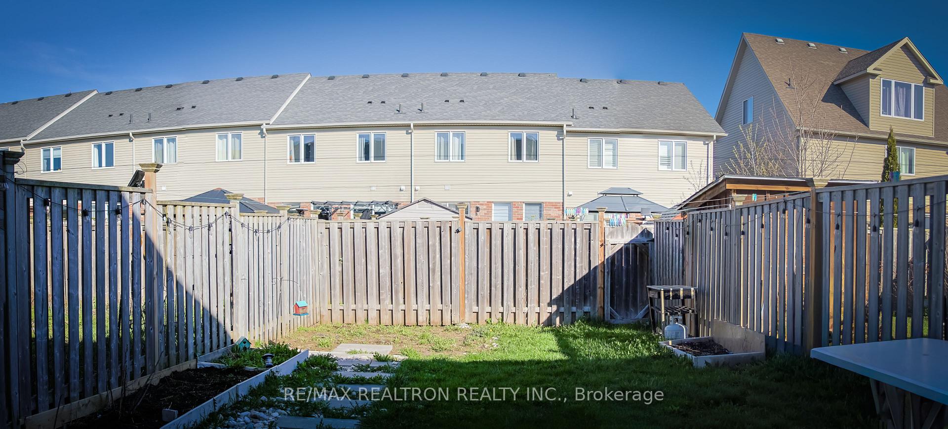 Photo 34 of 130 Simmonds Drive, Guelph, Victoria North — HOMEH
