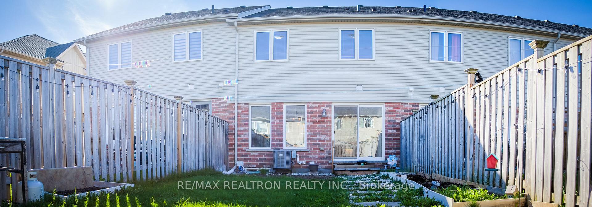 Photo 35 of 130 Simmonds Drive, Guelph, Victoria North — HOMEH