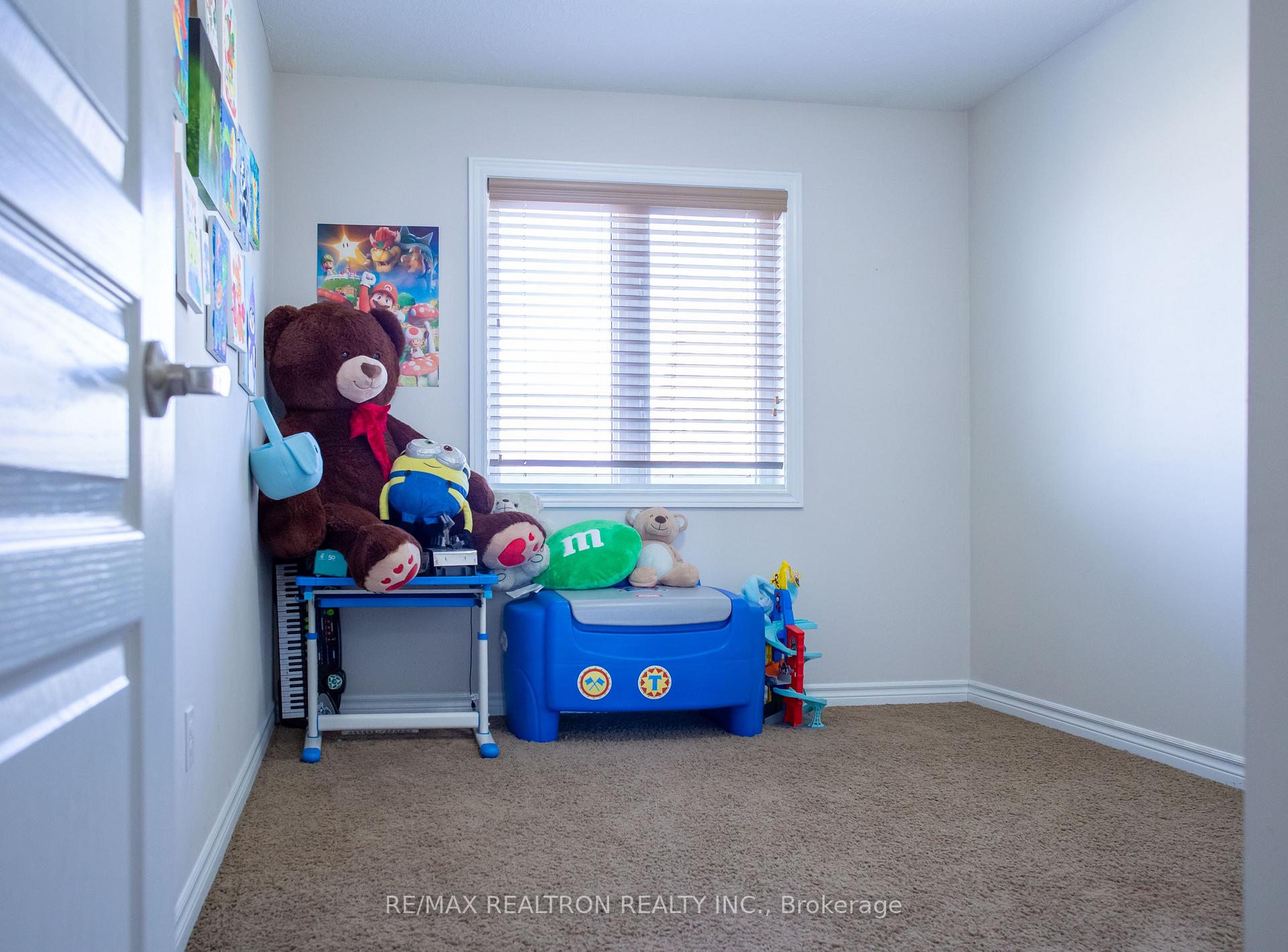 Photo 36 of 130 Simmonds Drive, Guelph, Victoria North — HOMEH