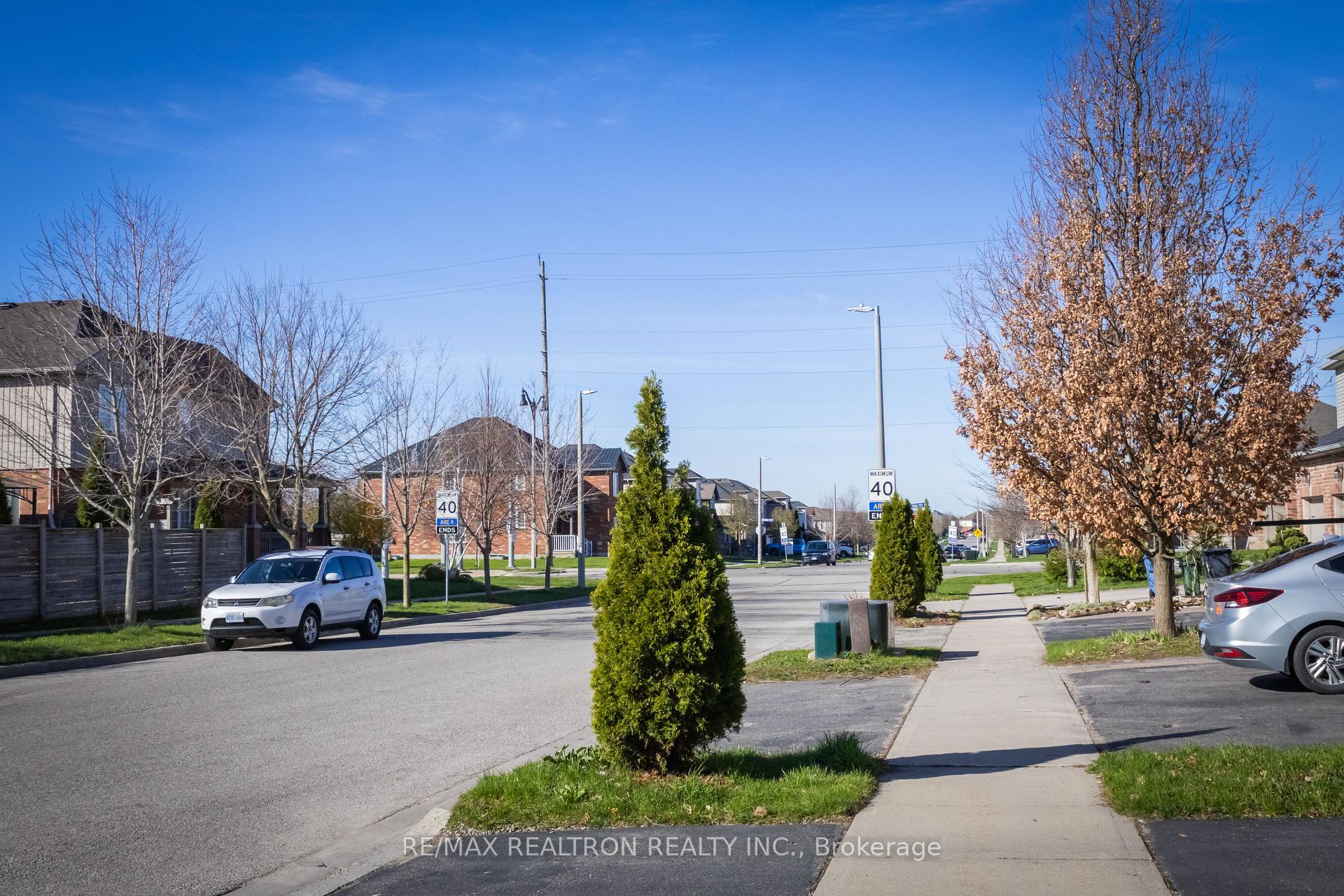 Photo 37 of 130 Simmonds Drive, Guelph, Victoria North — HOMEH