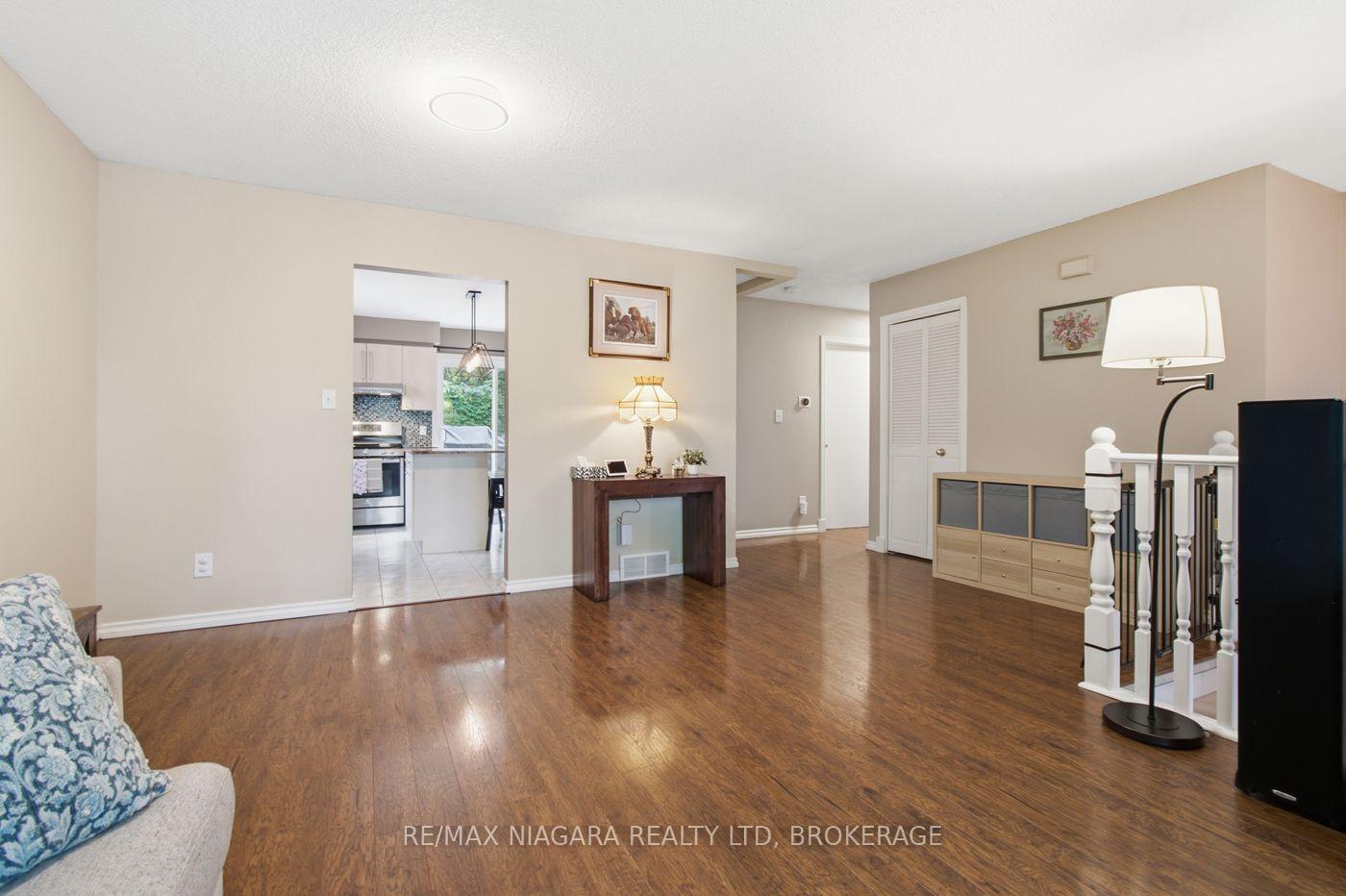 Photo 7 of 36 Hemlock Street, St. Catharines, Burleigh Hill — HOMEH