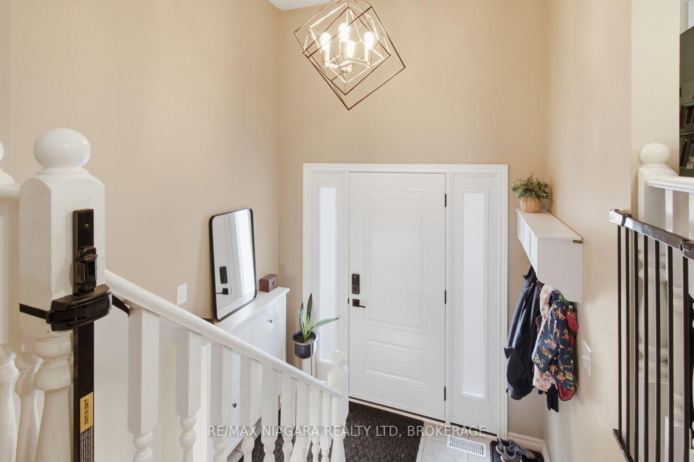 Photo 9 of 36 Hemlock Street, St. Catharines, Burleigh Hill — HOMEH