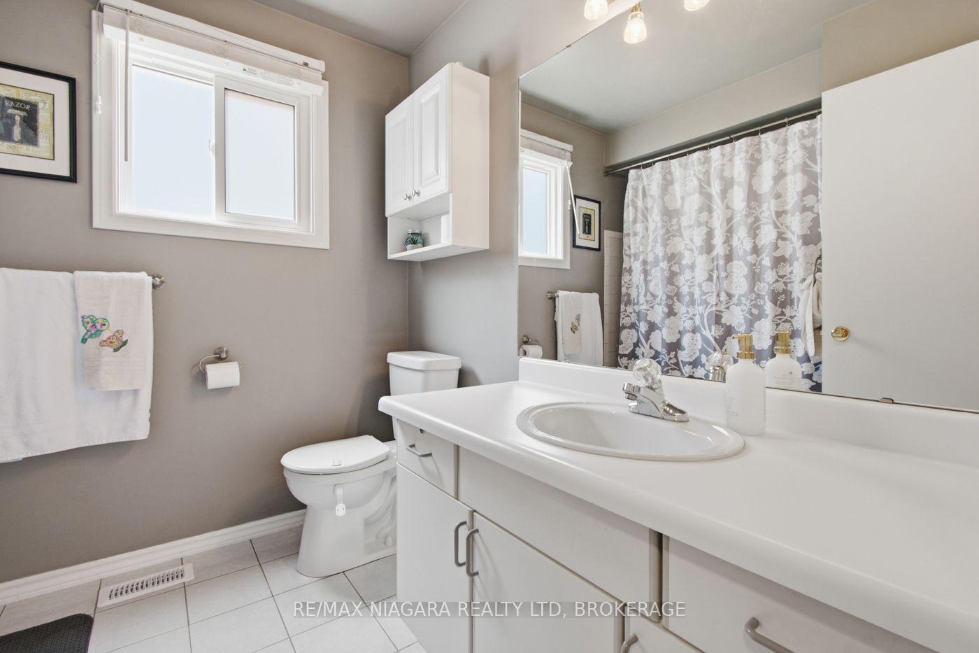 Photo 10 of 36 Hemlock Street, St. Catharines, Burleigh Hill — HOMEH