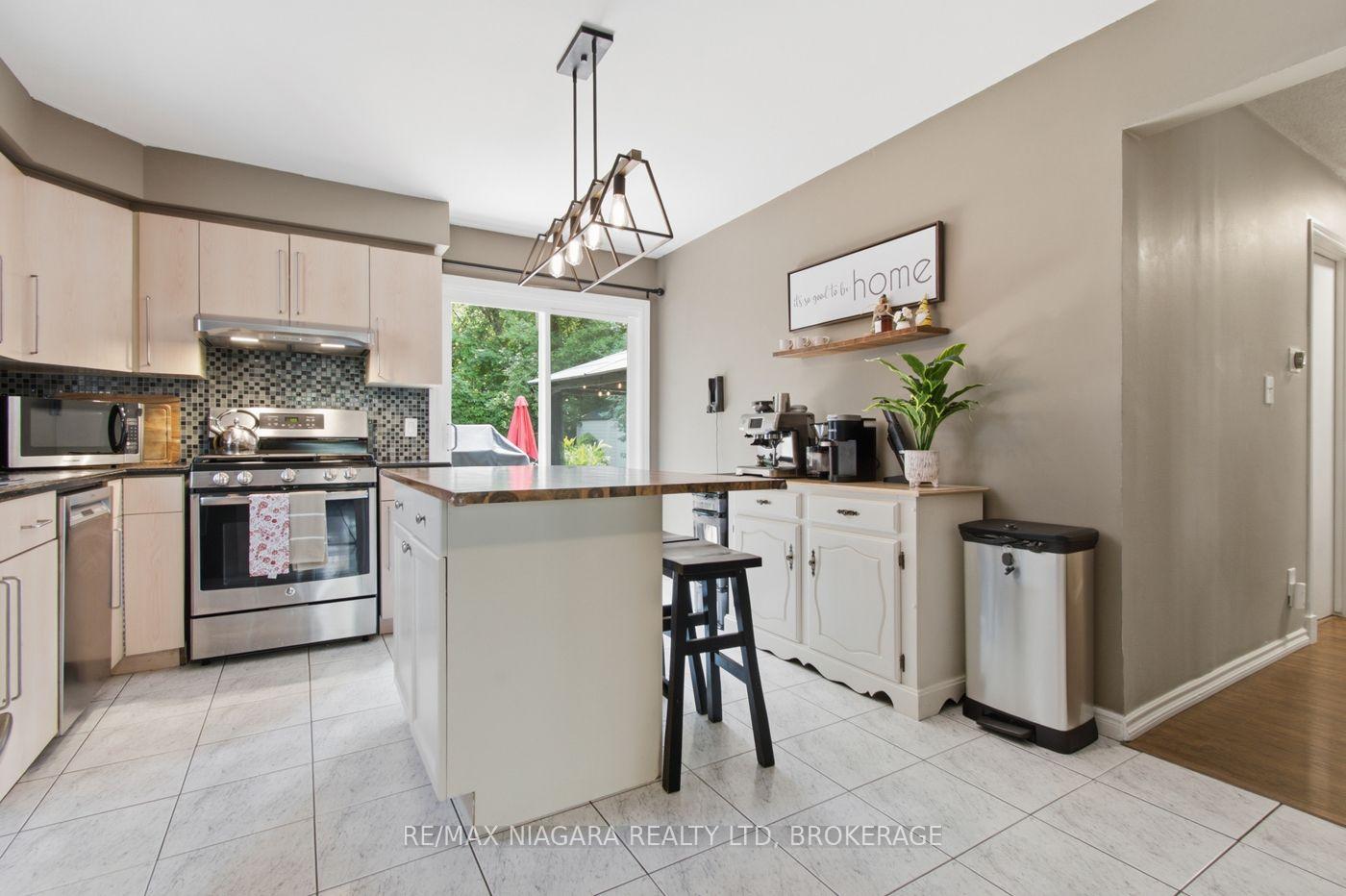 Photo 17 of 36 Hemlock Street, St. Catharines, Burleigh Hill — HOMEH
