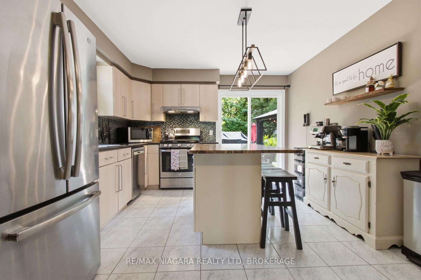 Photo 22 of 36 Hemlock Street, St. Catharines, Burleigh Hill — HOMEH