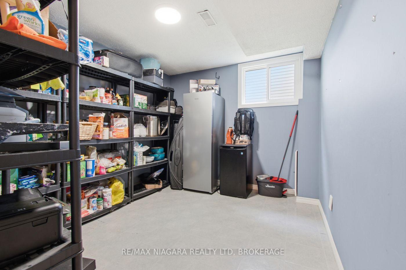 Photo 24 of 36 Hemlock Street, St. Catharines, Burleigh Hill — HOMEH