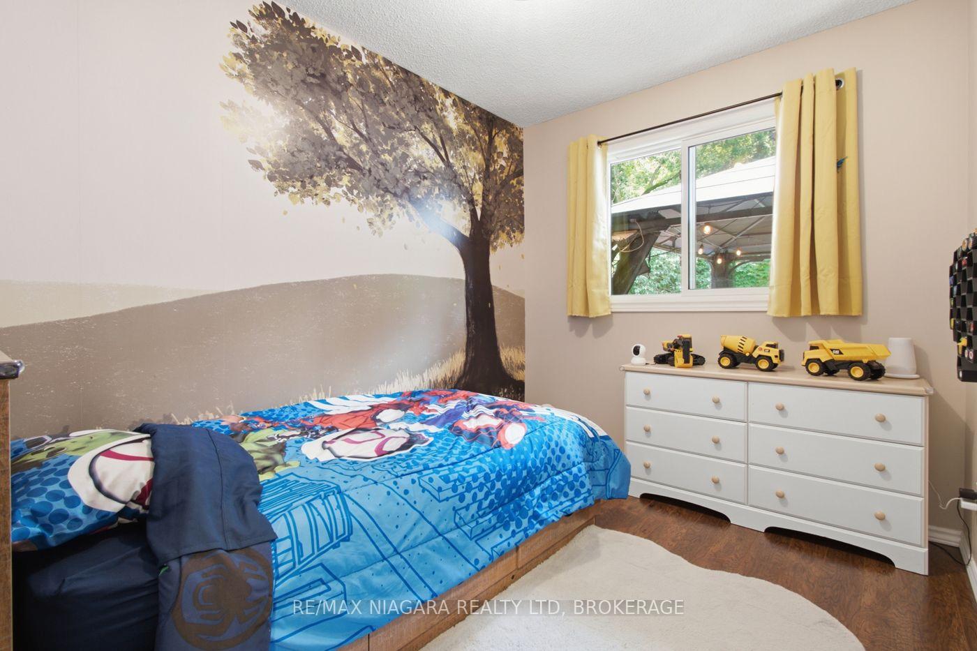 Photo 32 of 36 Hemlock Street, St. Catharines, Burleigh Hill — HOMEH