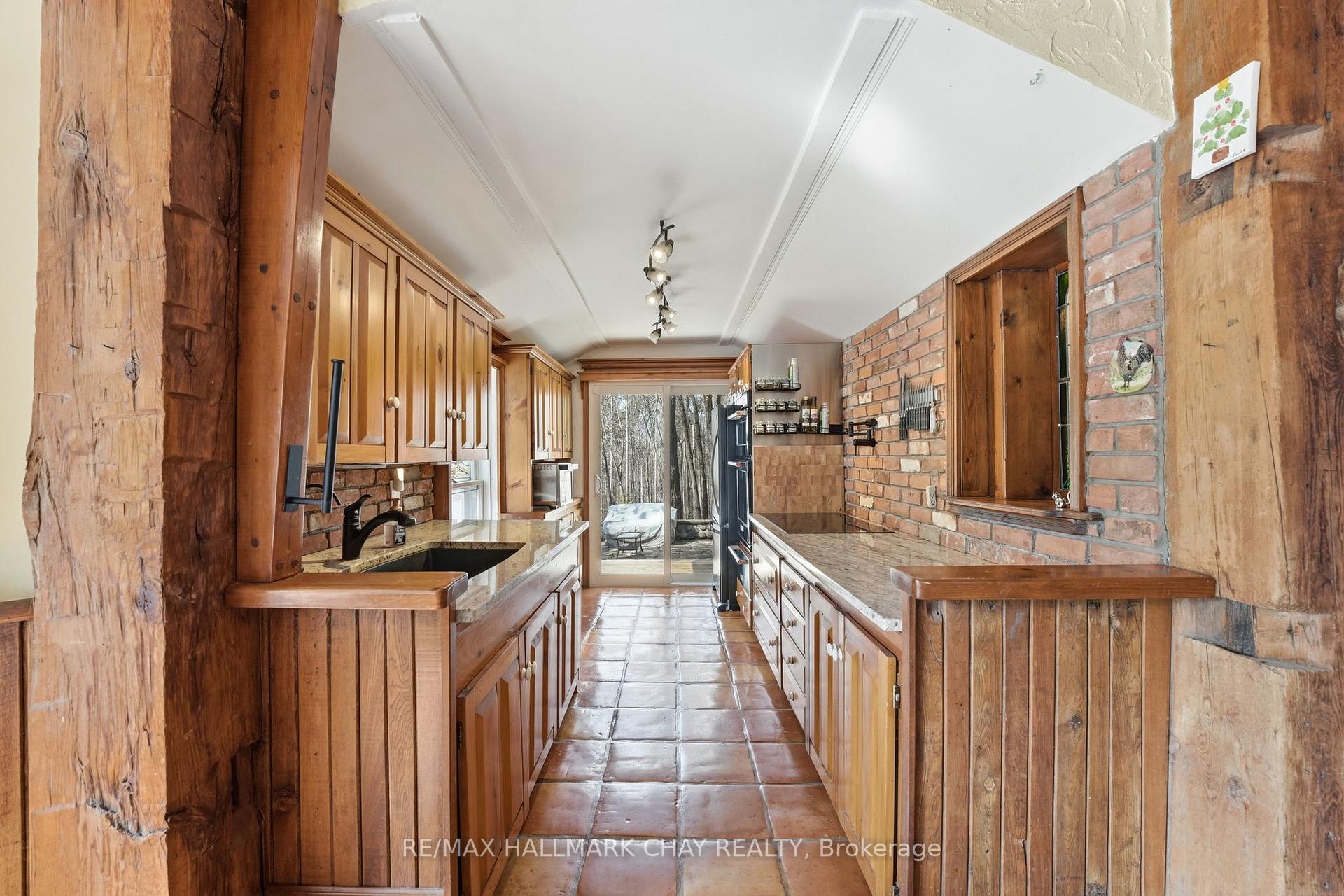 Photo 13 of 115 Doran Road, Springwater, Midhurst — HOMEH