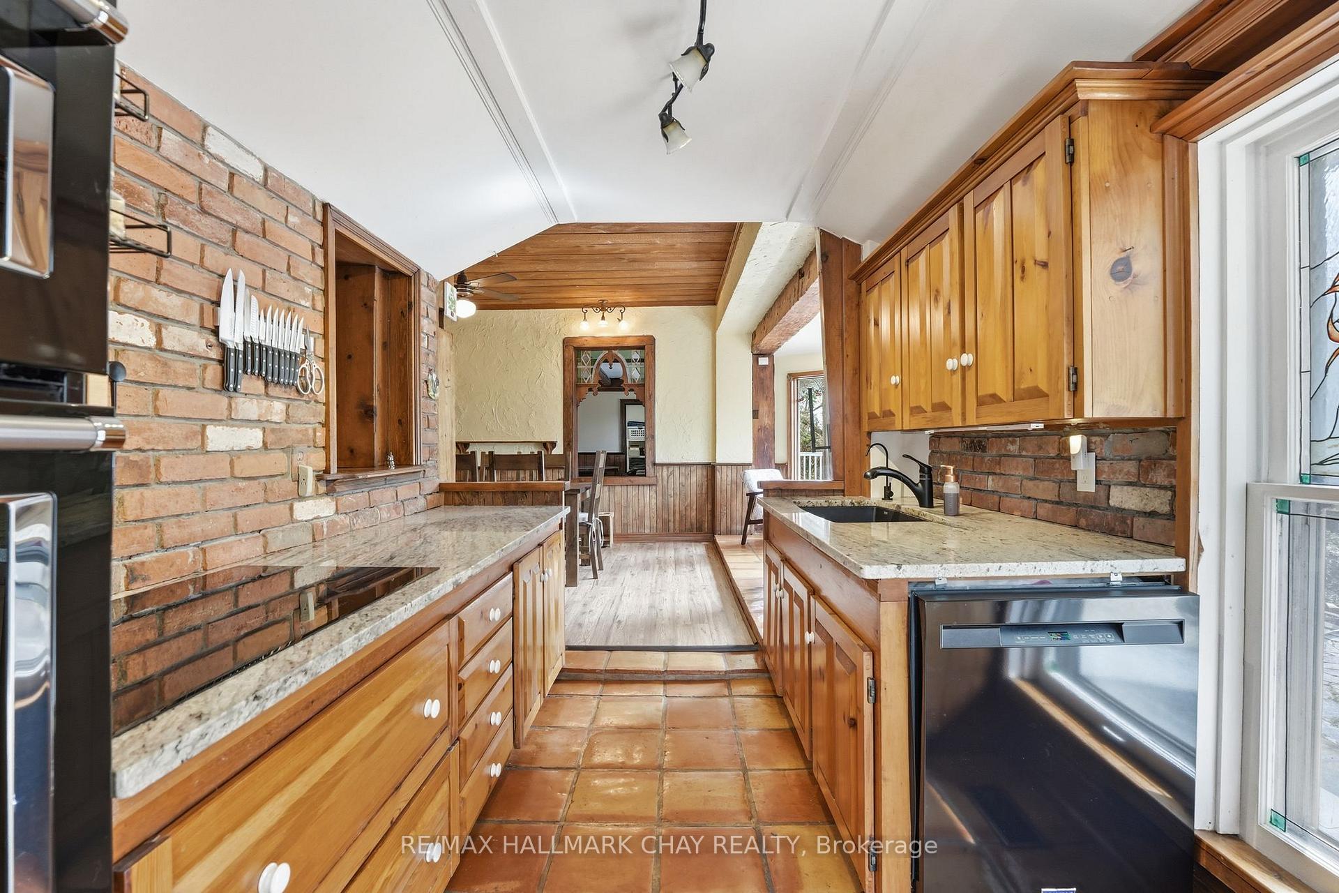 Photo 16 of 115 Doran Road, Springwater, Midhurst — HOMEH