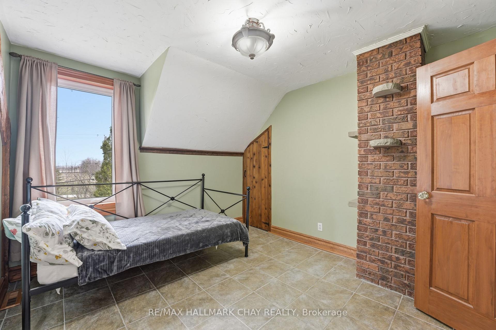 Photo 24 of 115 Doran Road, Springwater, Midhurst — HOMEH