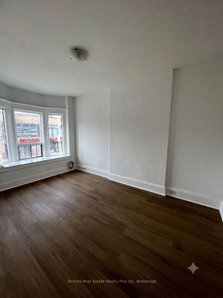 Front of Unit 2nd Fl, 1053 Bloor Street W
