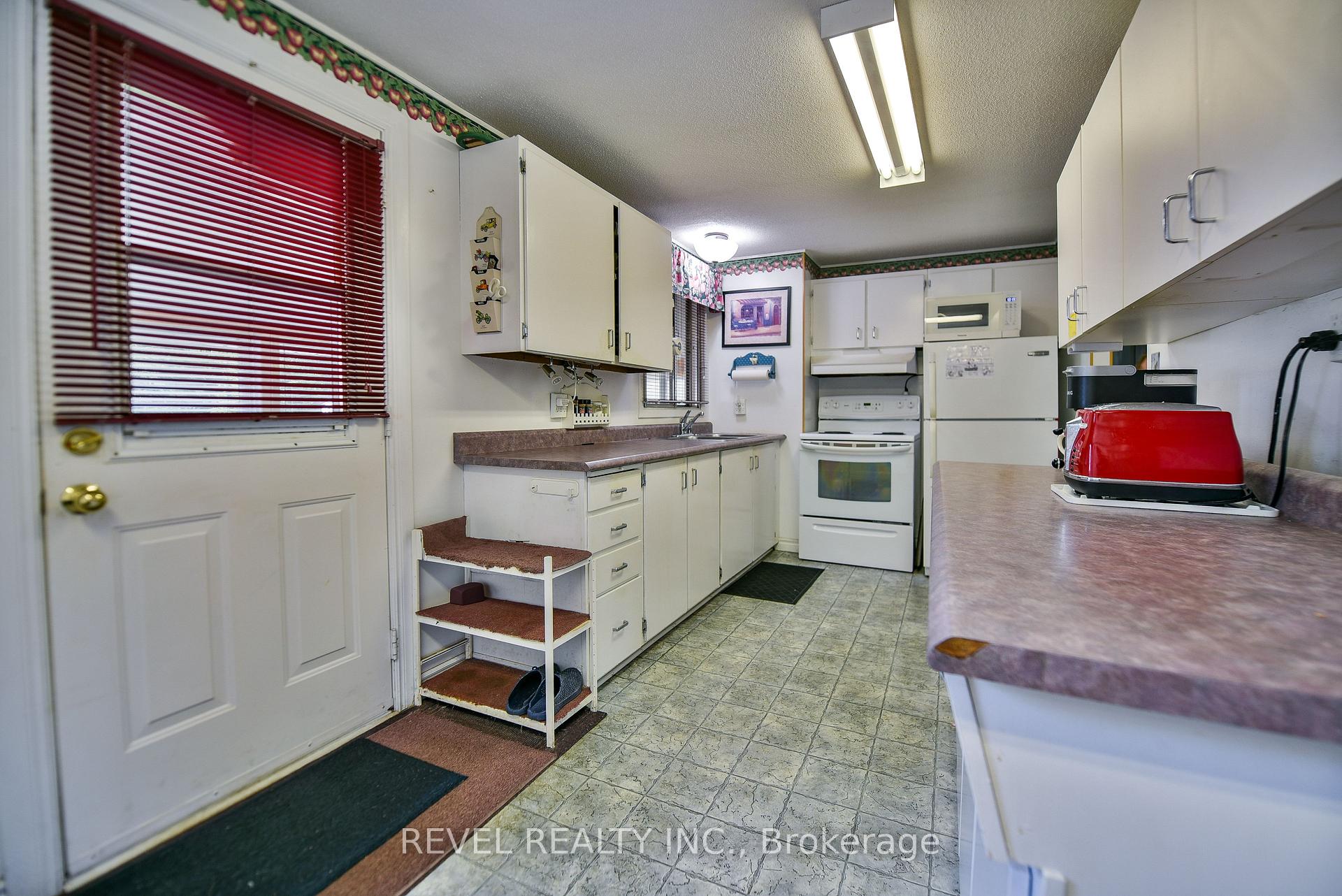 Photo 11 of 170 Fourth Avenue, Timmins, SCH - Gold Centre — HOMEH