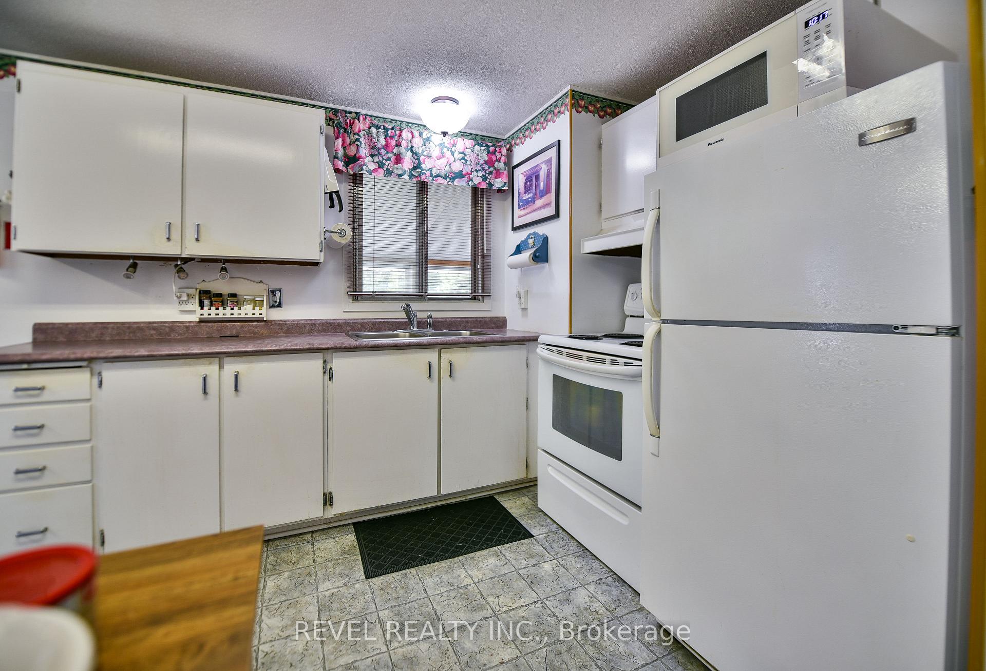 Photo 12 of 170 Fourth Avenue, Timmins, SCH - Gold Centre — HOMEH