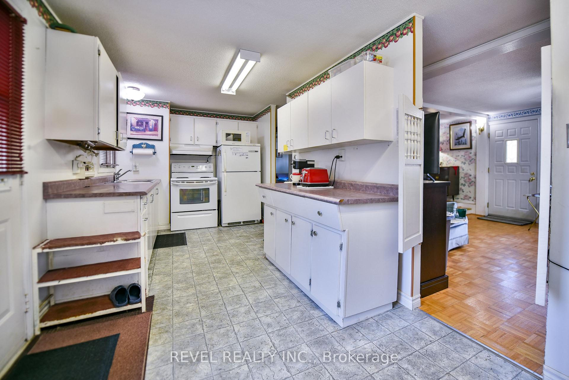 Photo 14 of 170 Fourth Avenue, Timmins, SCH - Gold Centre — HOMEH