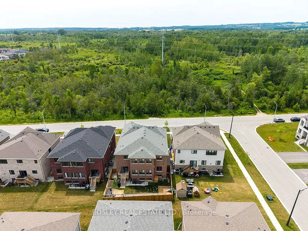 Photo 8 of 259 Centre Street, Clearview, Stayner — HOMEH