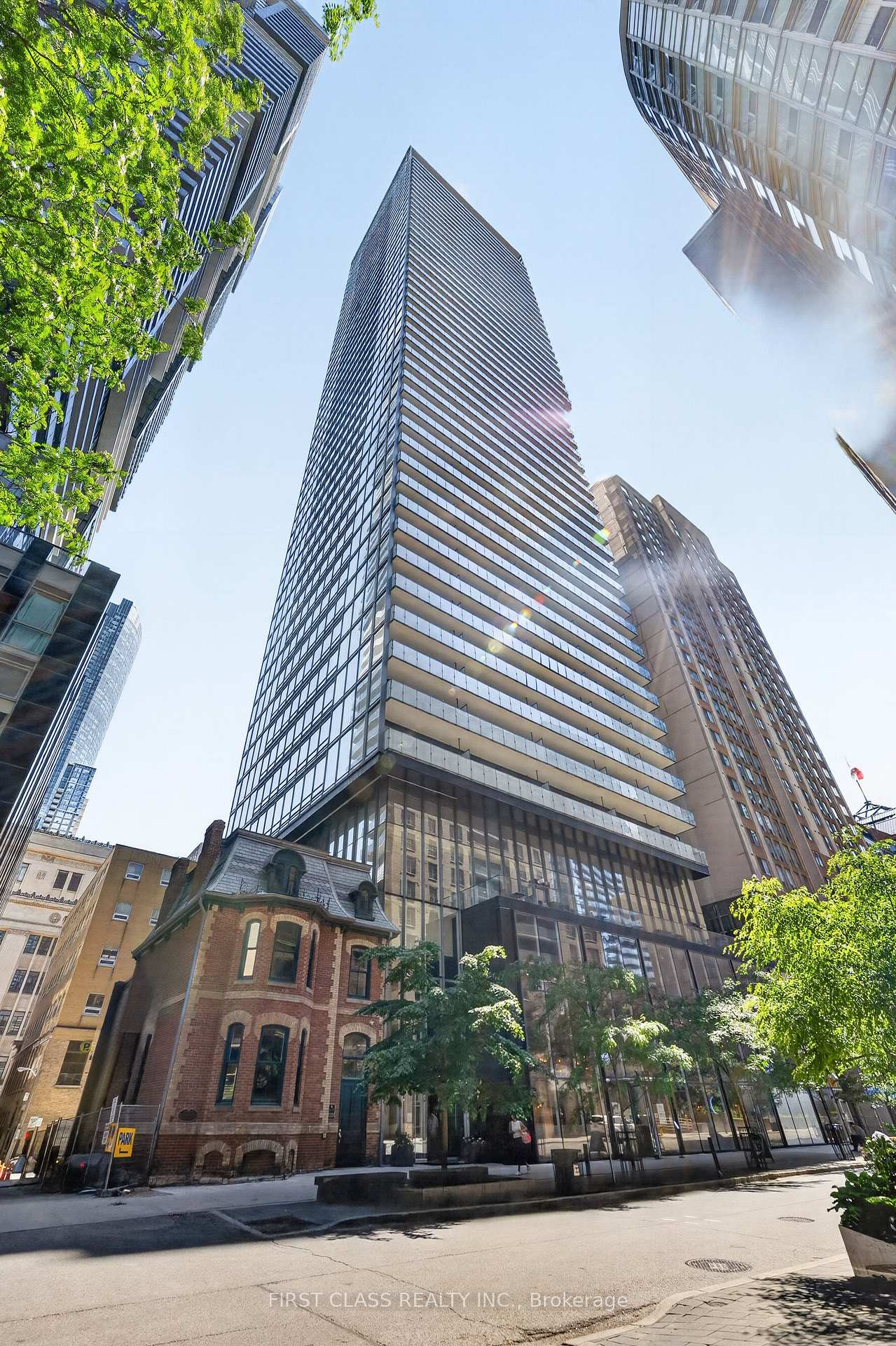 Front of Unit 2902, 15 Grenville Street