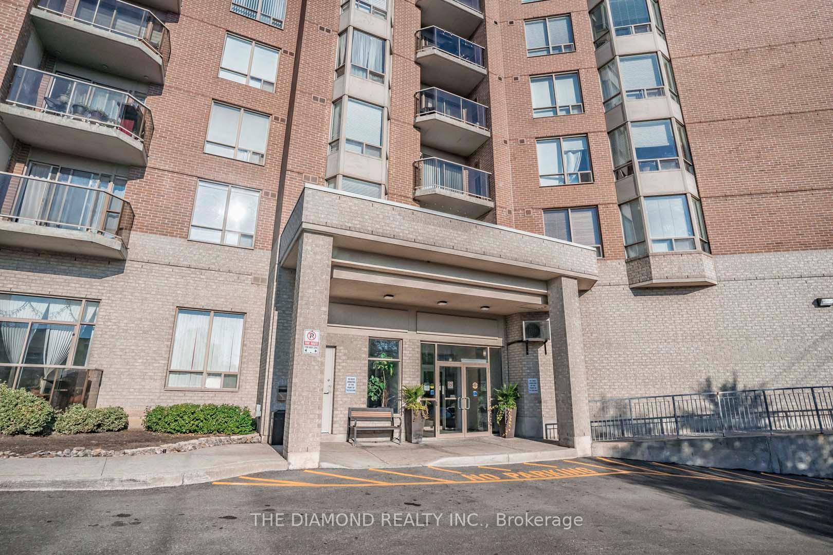 Front of Unit 907, 2088 Lawrence Avenue W