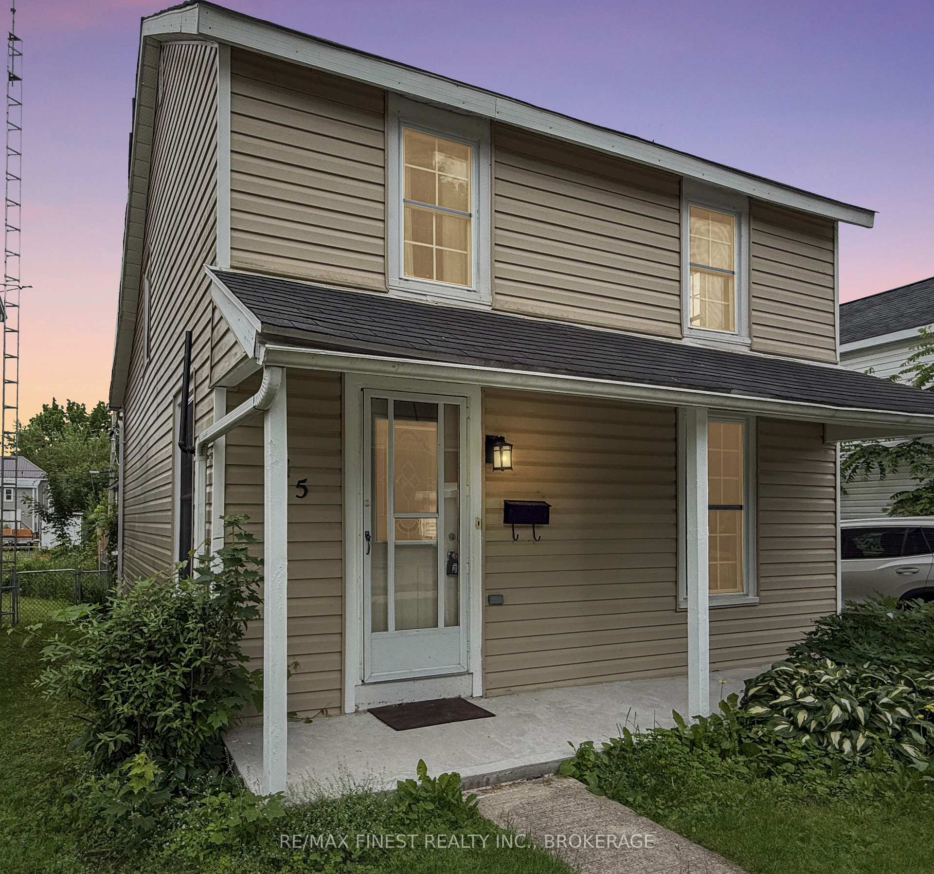 Photo 1 of 215 Brock Street, Gananoque, Gananoque — HOMEH