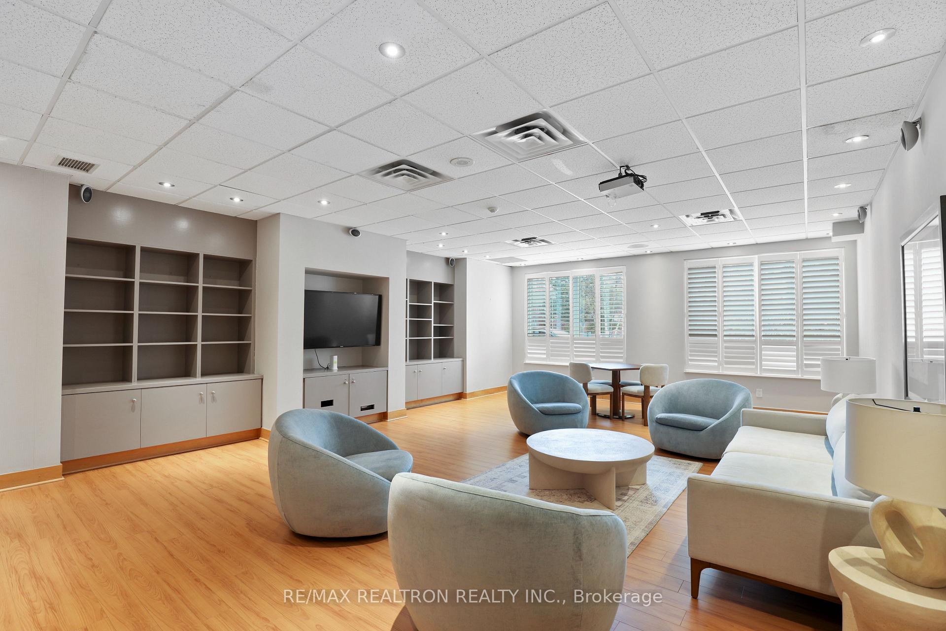 Photo 6 of Unit 112, 48 Suncrest Boulevard, Markham, Commerce Valley — HOMEH