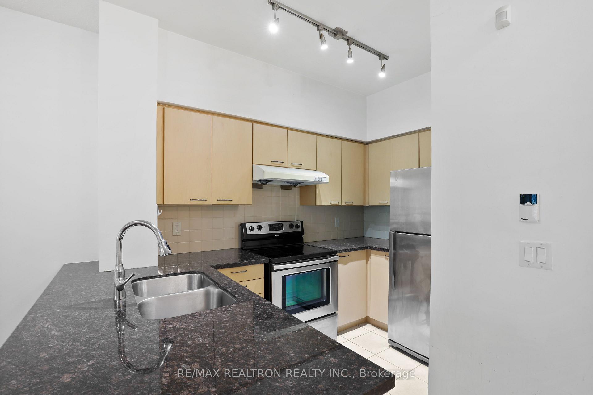 Photo 15 of Unit 112, 48 Suncrest Boulevard, Markham, Commerce Valley — HOMEH