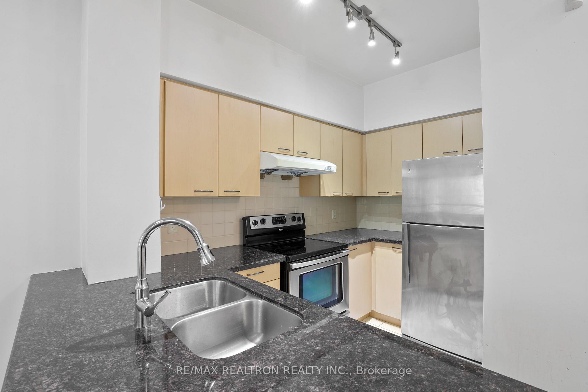 Photo 16 of Unit 112, 48 Suncrest Boulevard, Markham, Commerce Valley — HOMEH