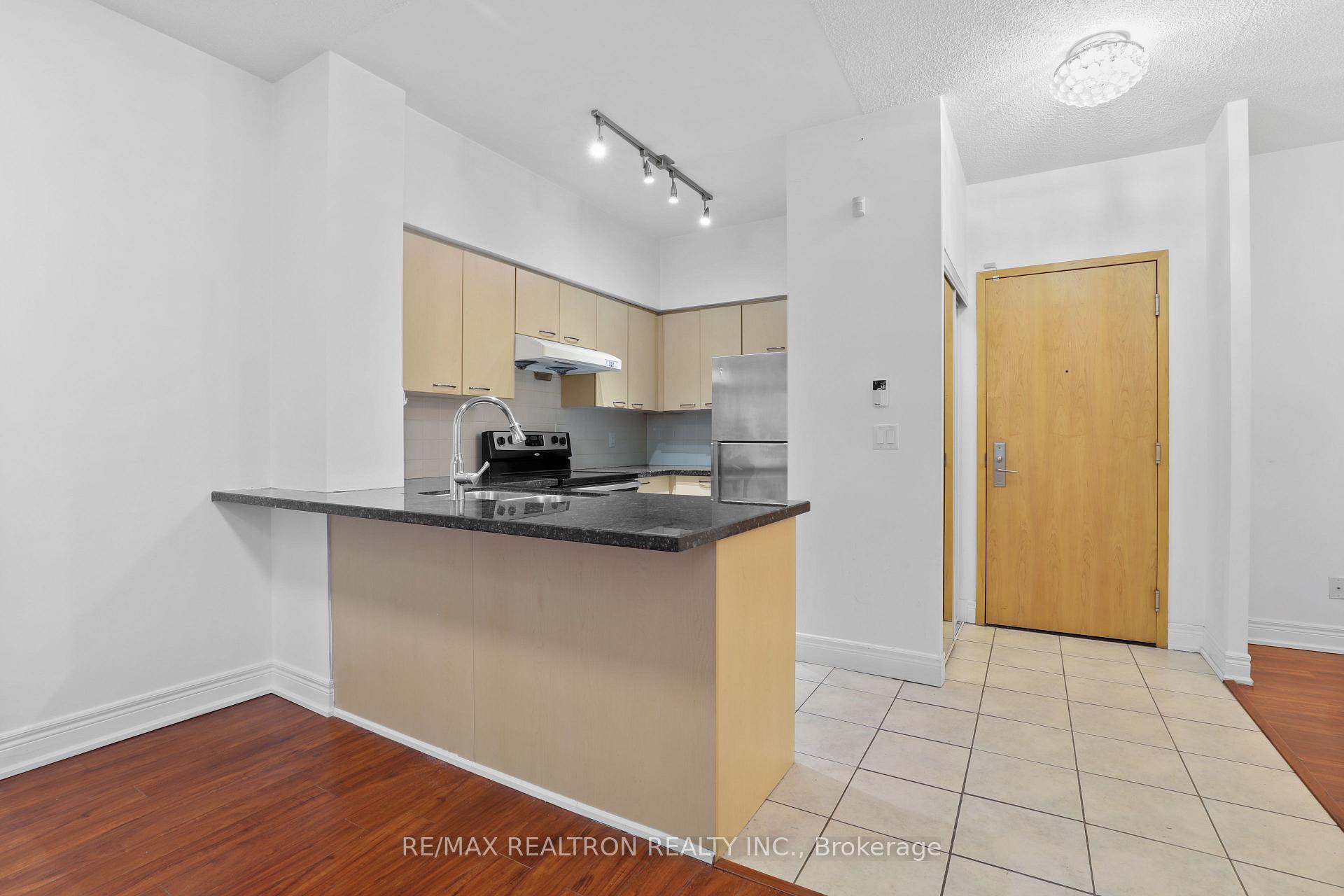 Photo 17 of Unit 112, 48 Suncrest Boulevard, Markham, Commerce Valley — HOMEH