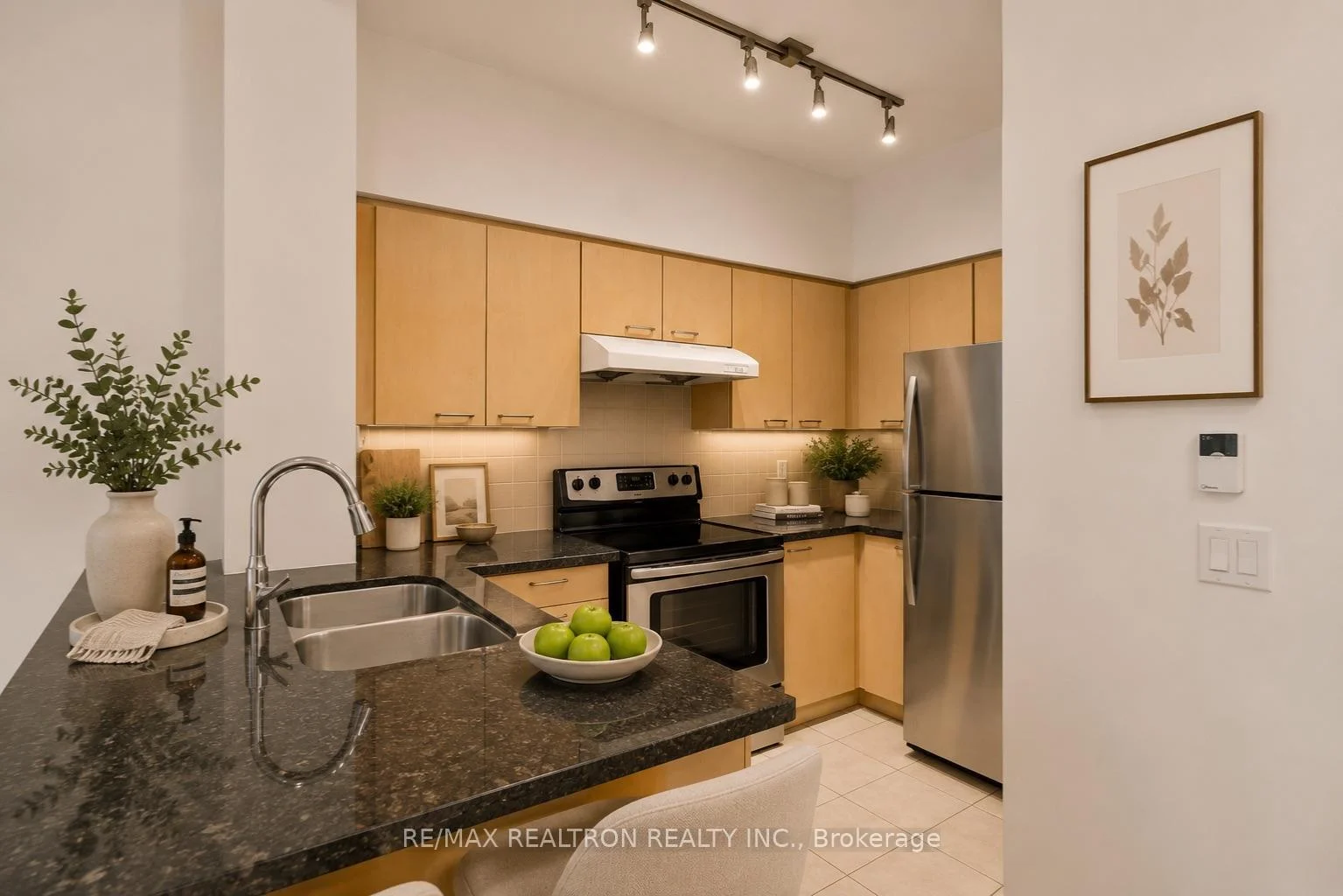 Photo 39 of Unit 112, 48 Suncrest Boulevard, Markham, Commerce Valley — HOMEH