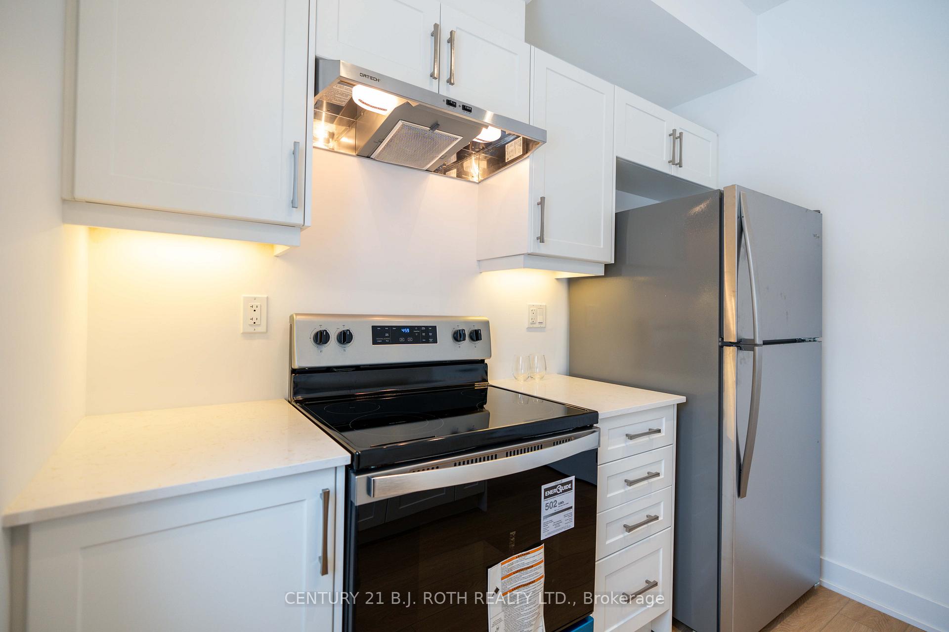 Photo 5 of 236 Prince William Way, Barrie, Innis-Shore — HOMEH