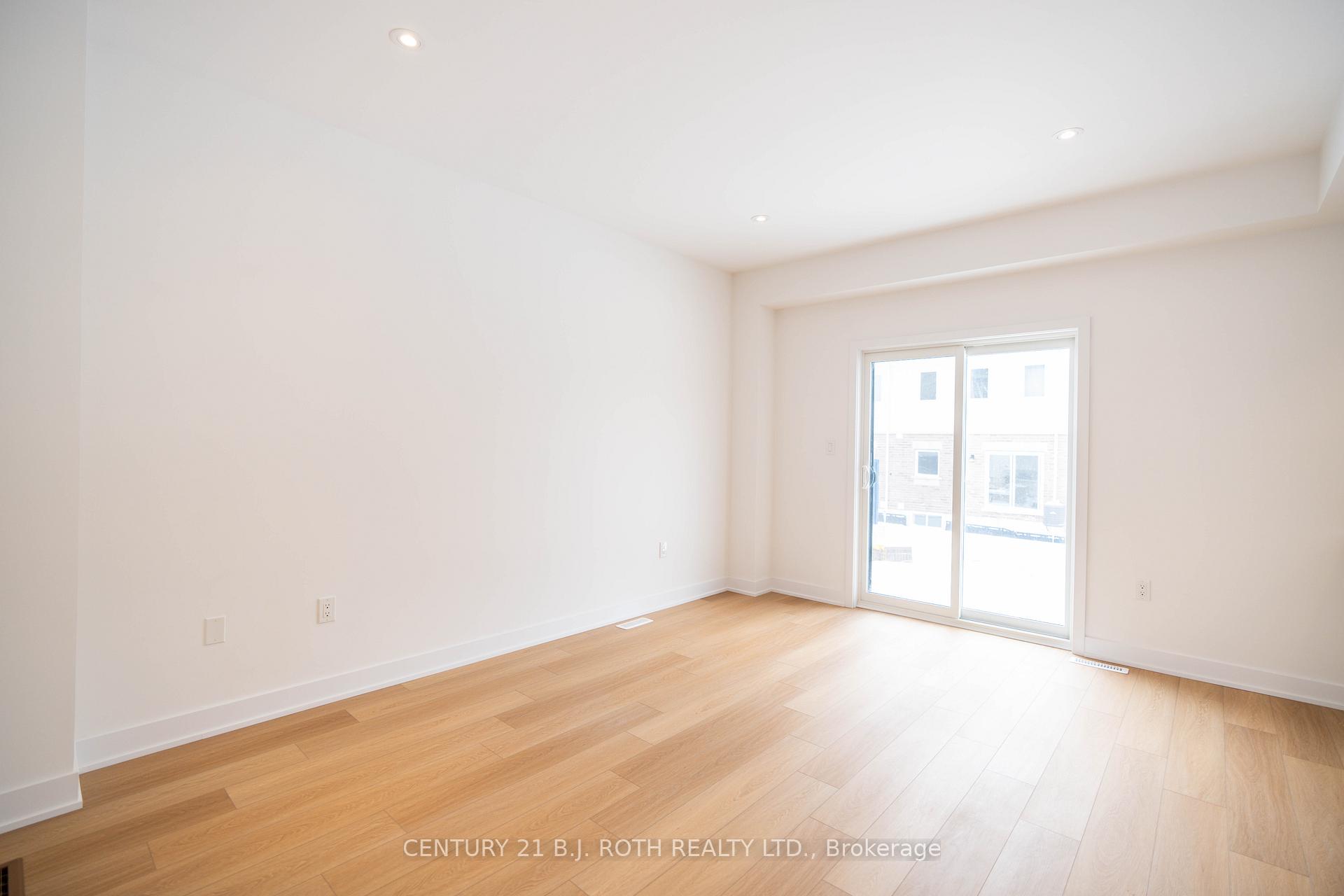 Photo 7 of 236 Prince William Way, Barrie, Innis-Shore — HOMEH
