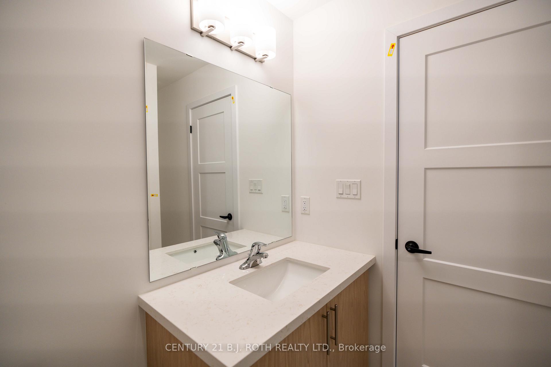 Photo 14 of 236 Prince William Way, Barrie, Innis-Shore — HOMEH