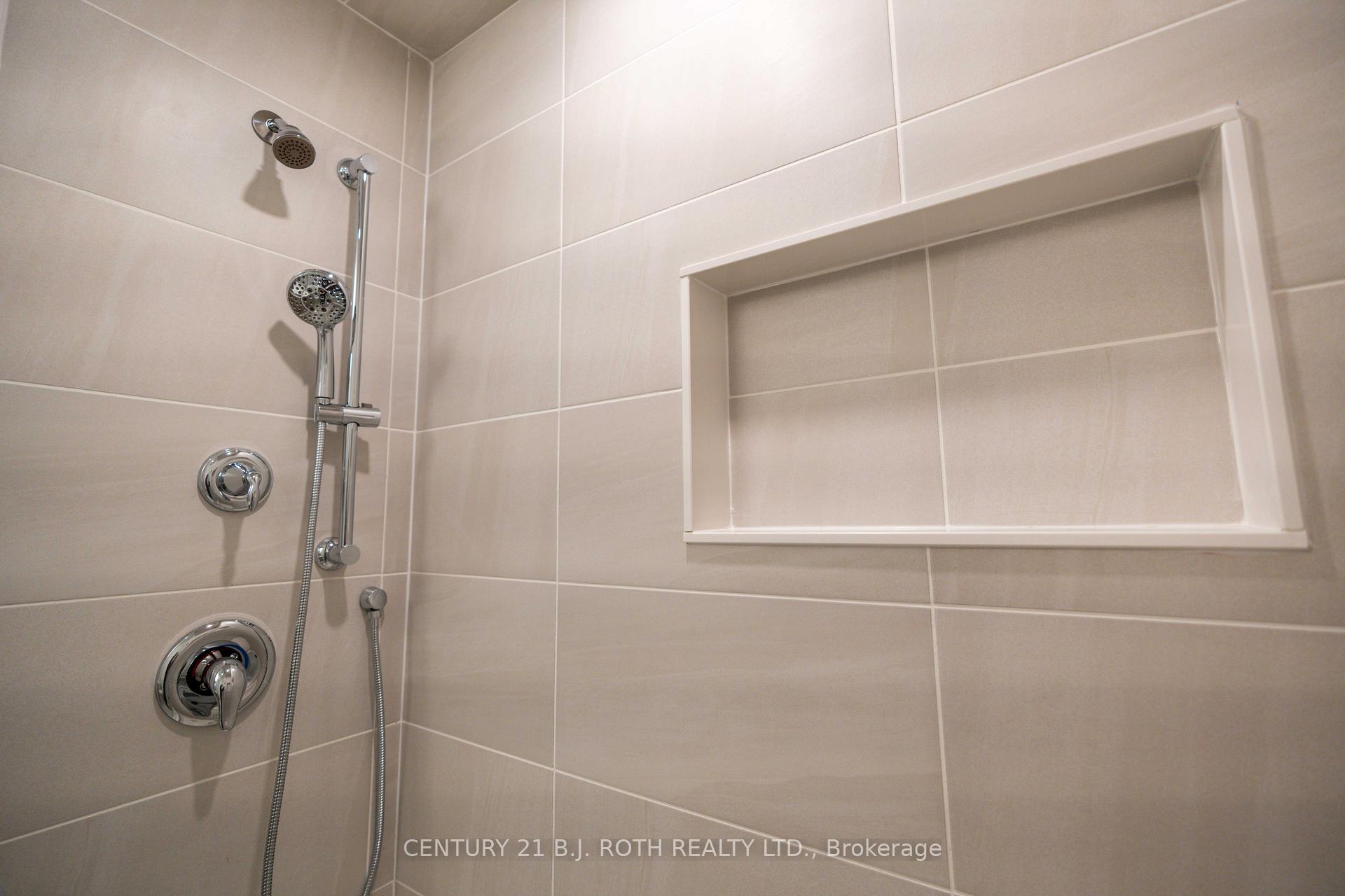 Photo 15 of 236 Prince William Way, Barrie, Innis-Shore — HOMEH