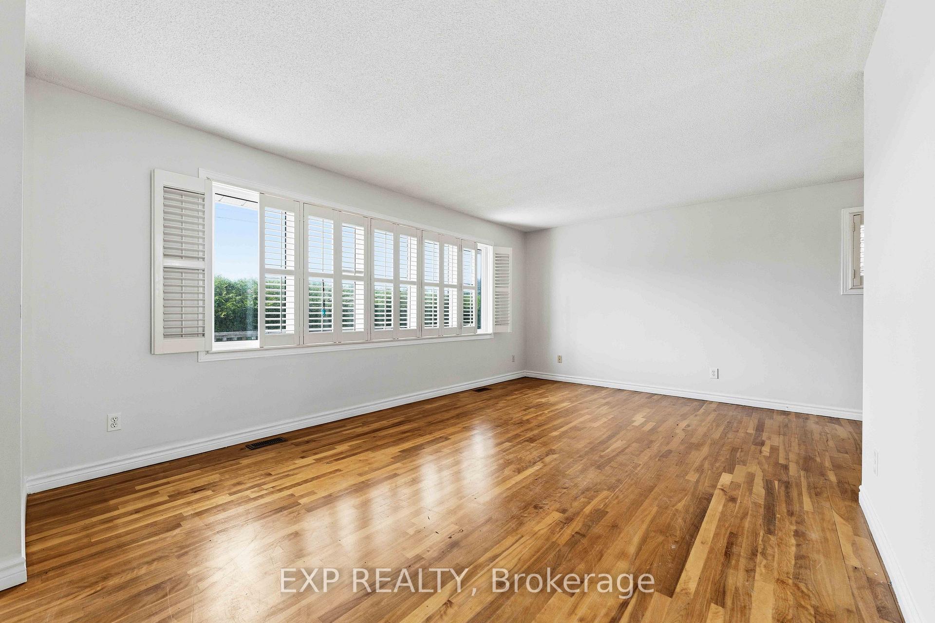 Photo 8 of 2473 Walkley Road, Ottawa, Hawthorne Meadows — HOMEH