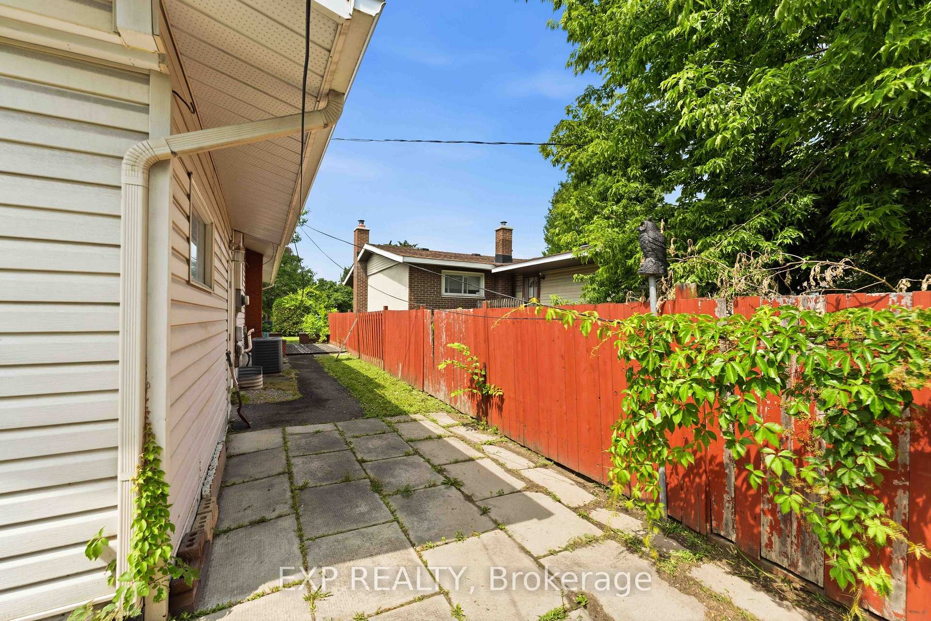 Photo 42 of 2473 Walkley Road, Ottawa, Hawthorne Meadows — HOMEH