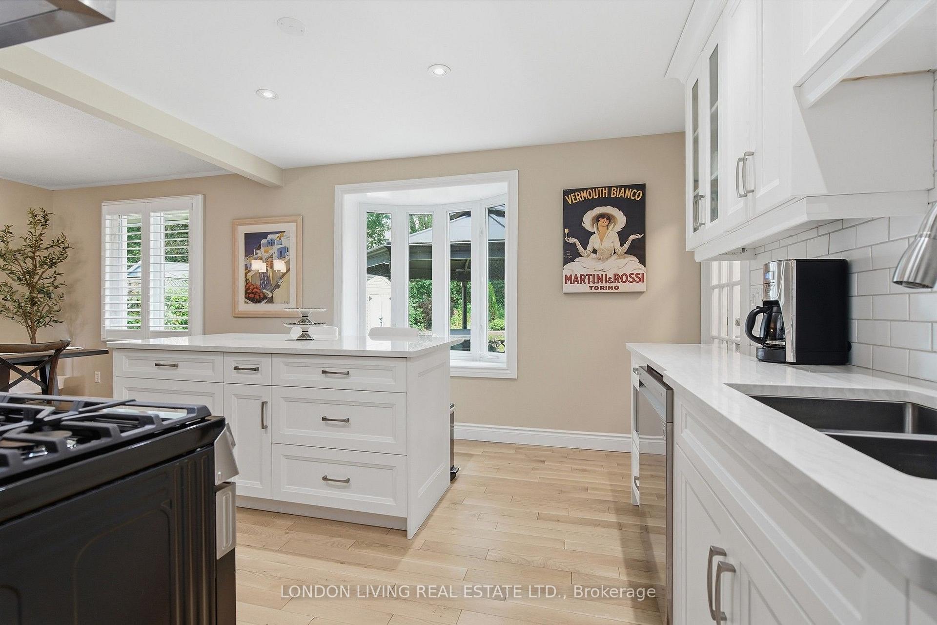 Photo 13 of 23 Greenbrier Crescent, London, South N — HOMEH