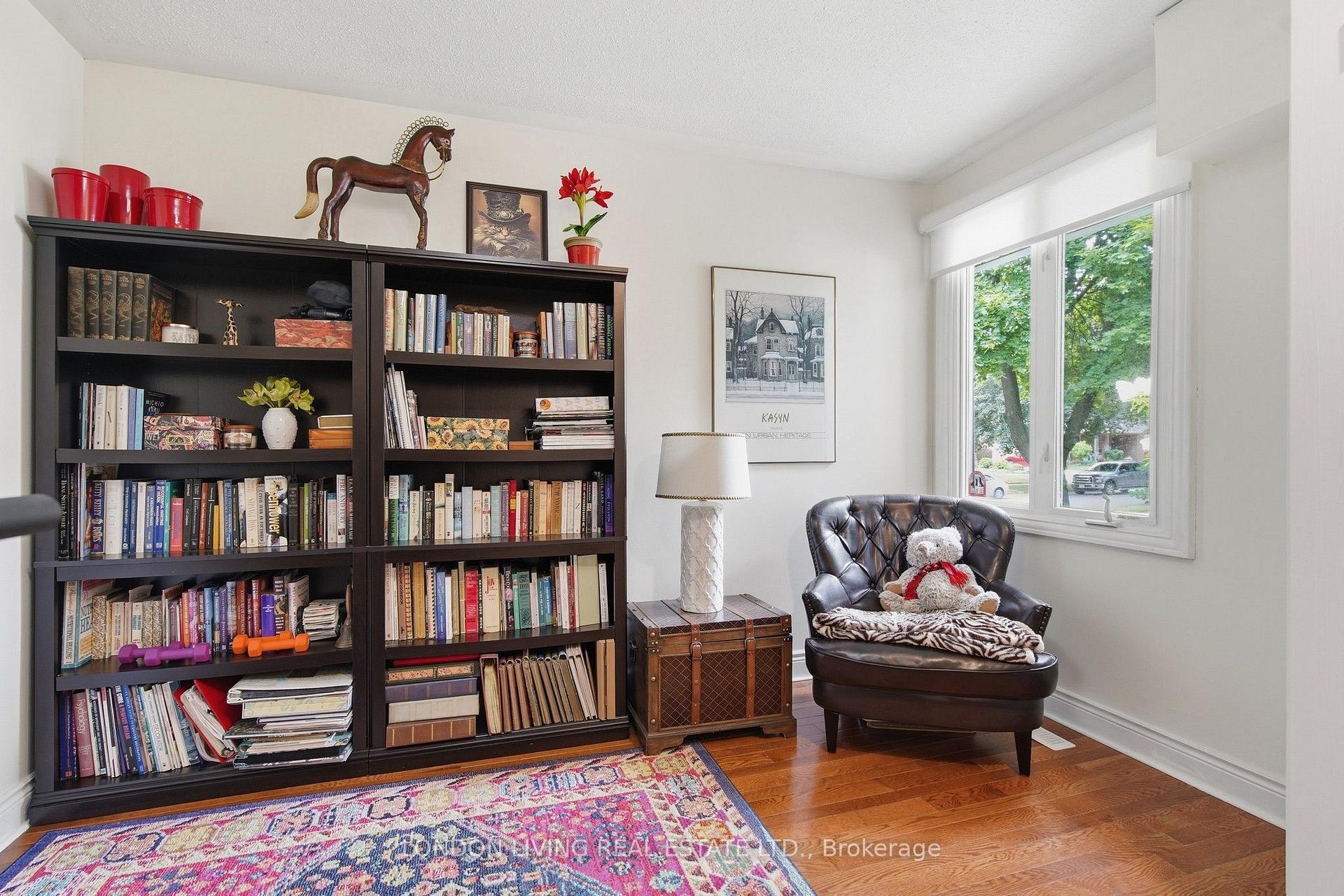 Photo 21 of 23 Greenbrier Crescent, London, South N — HOMEH