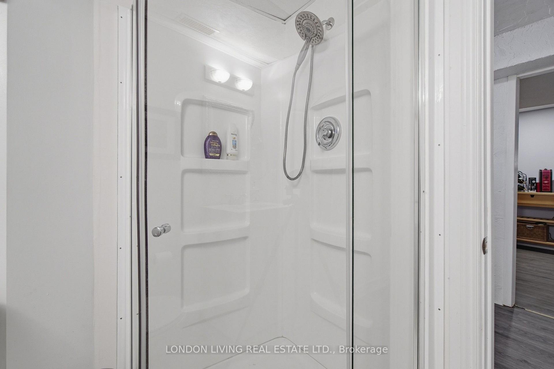 Photo 30 of 23 Greenbrier Crescent, London, South N — HOMEH